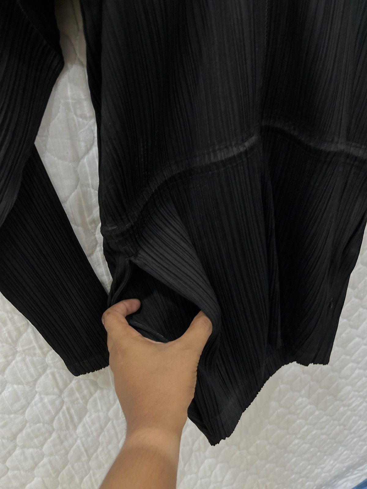 Pleats Please Issey Miyake (Oooo). ISSEY MIYAKE PLEATS PLEASE HOODIE JACKET Size M / US 6-8 / IT 42-44 - 14 Thumbnail