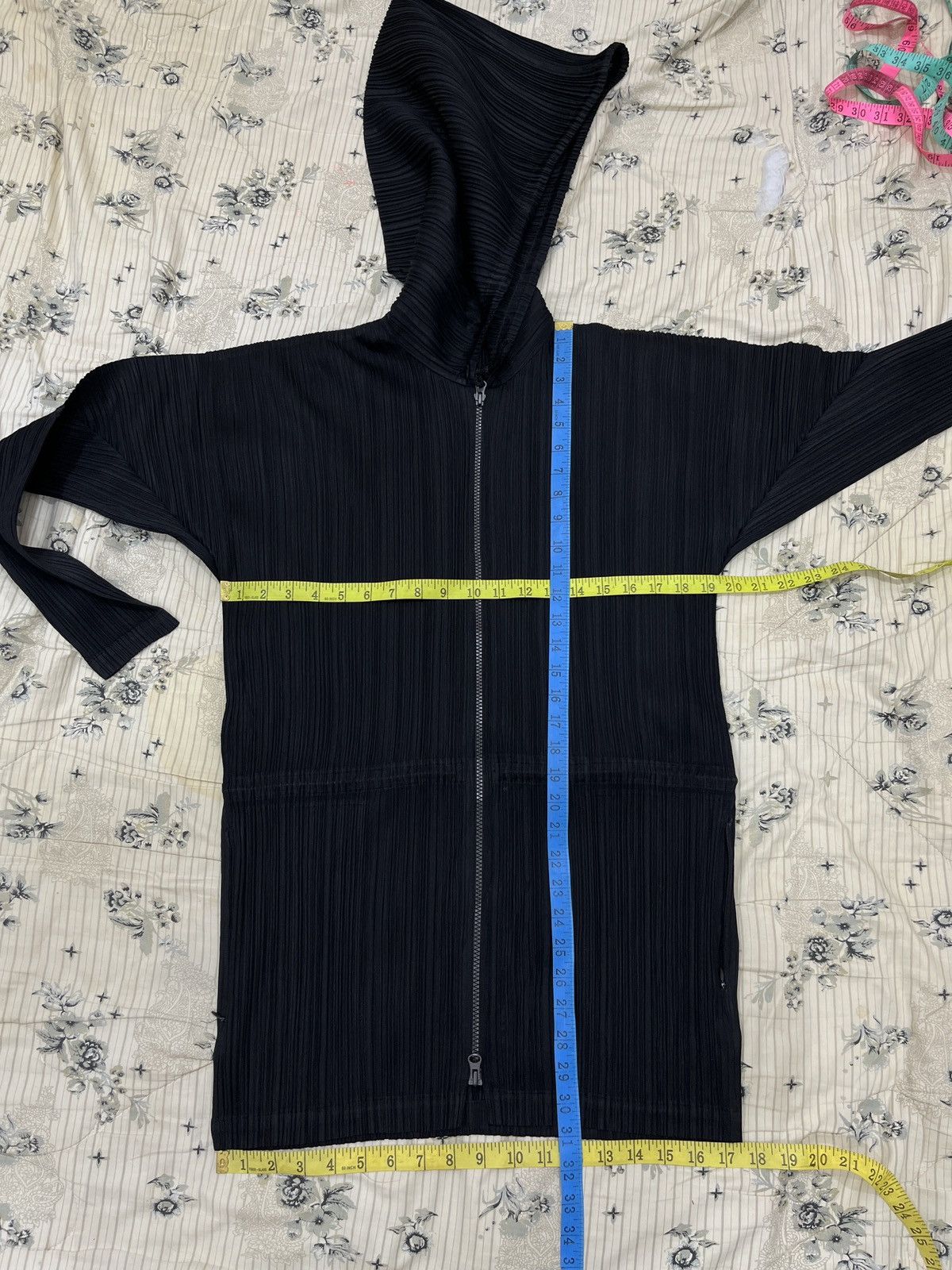 Pleats Please Issey Miyake (Oooo). ISSEY MIYAKE PLEATS PLEASE HOODIE JACKET Size M / US 6-8 / IT 42-44 - 19 Thumbnail