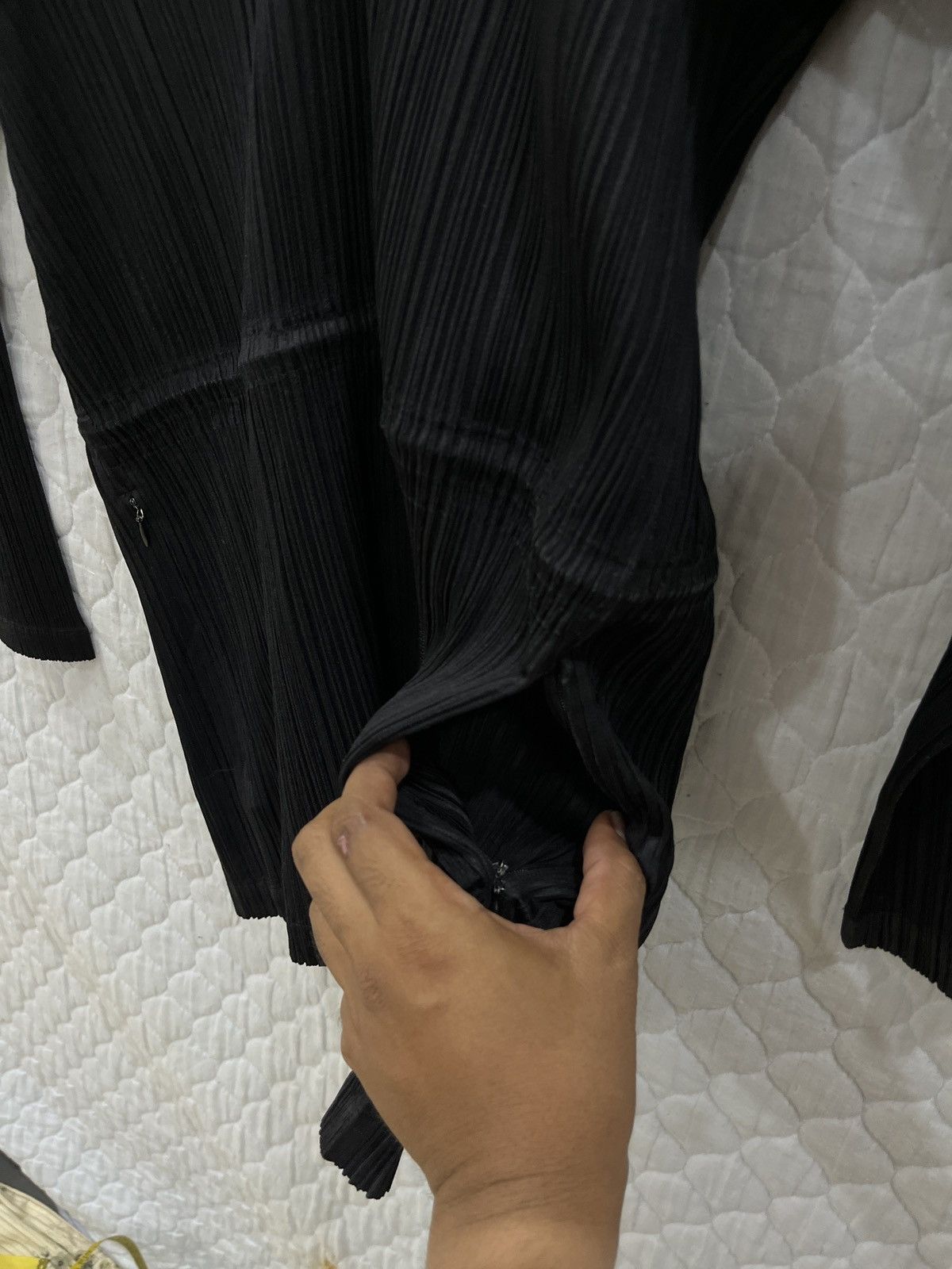 Pleats Please Issey Miyake (Oooo). ISSEY MIYAKE PLEATS PLEASE HOODIE JACKET Size M / US 6-8 / IT 42-44 - 13 Thumbnail