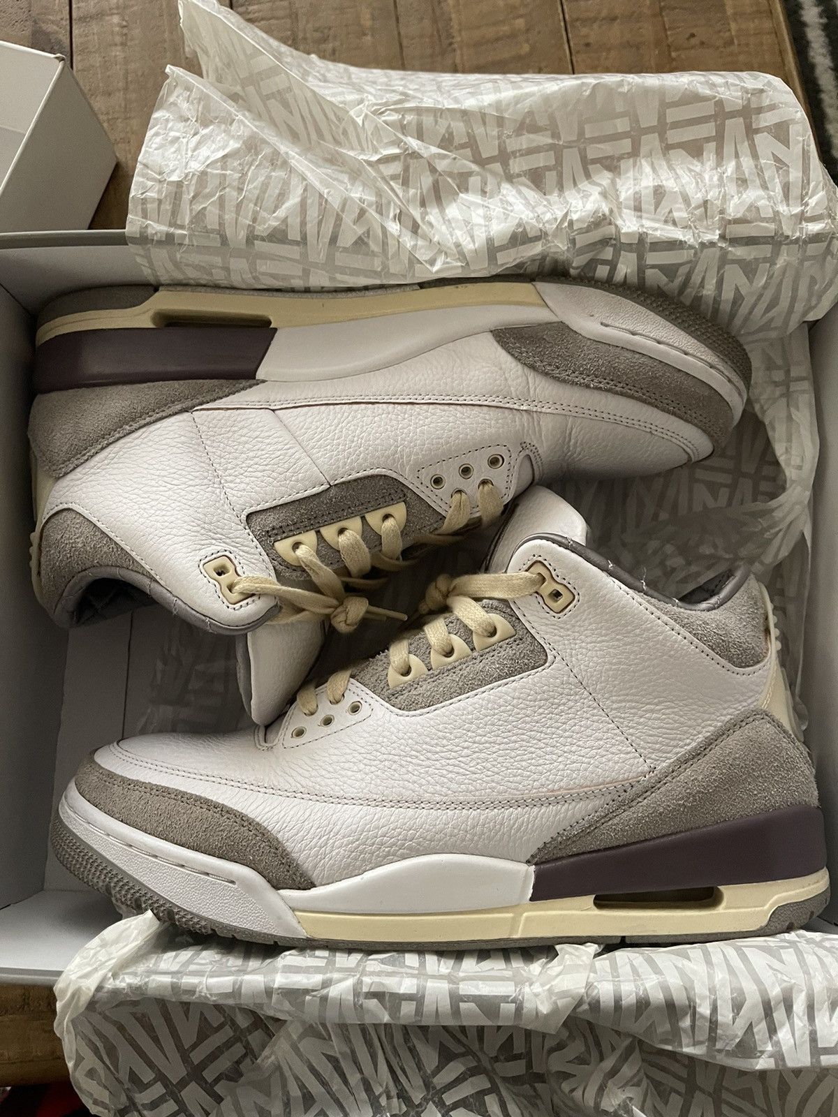 A Ma Maniere × Jordan Brand Jordan 3 A Ma Maniere Size US 10.5 / EU 43-44 - 9 Thumbnail