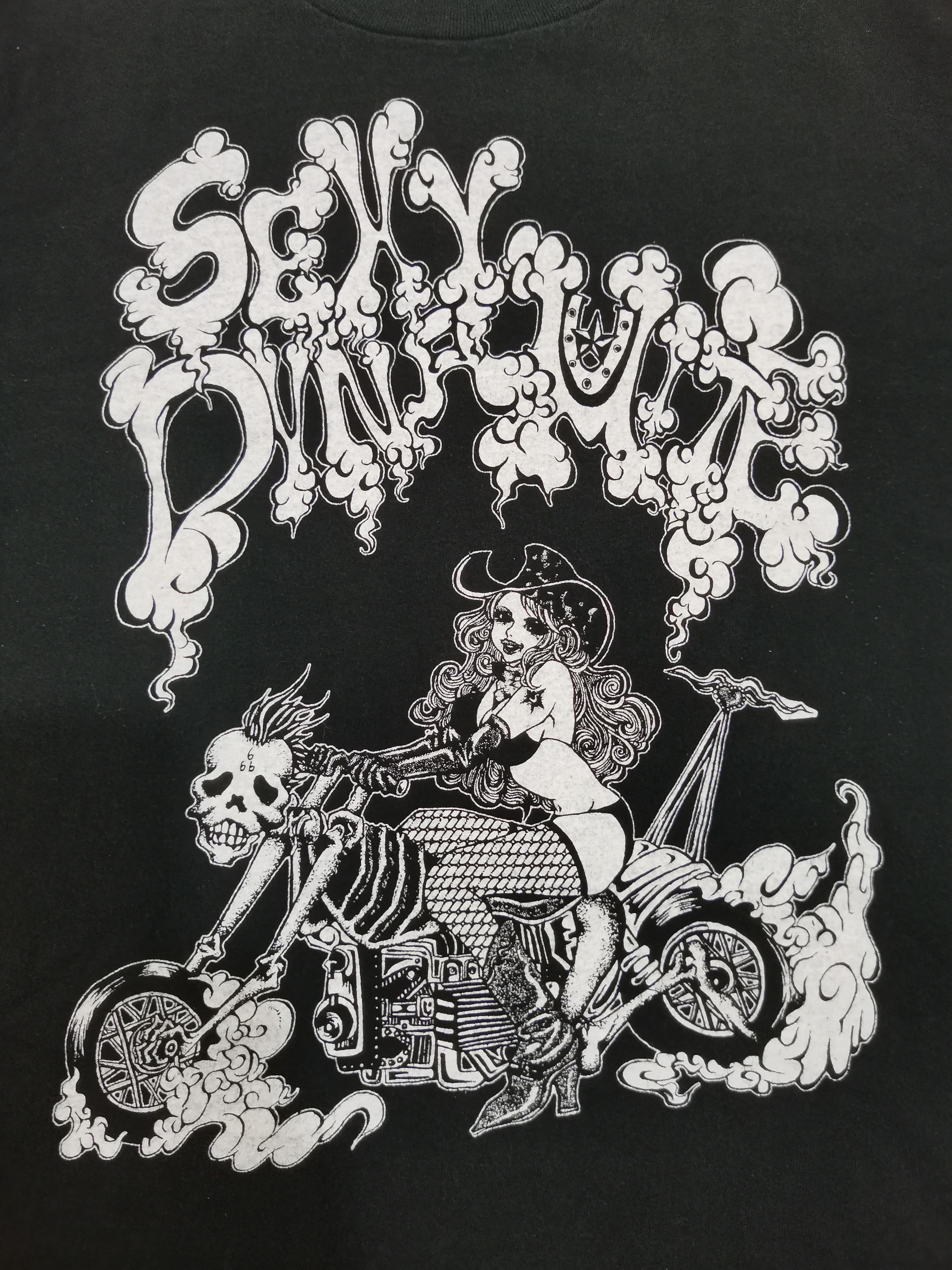 Japanese Brand Vintage Sexy Dynamite Japanese Designer Tee Sexy Girl Bitch Size US M / EU 48-50 / 2 - 1 Thumbnail