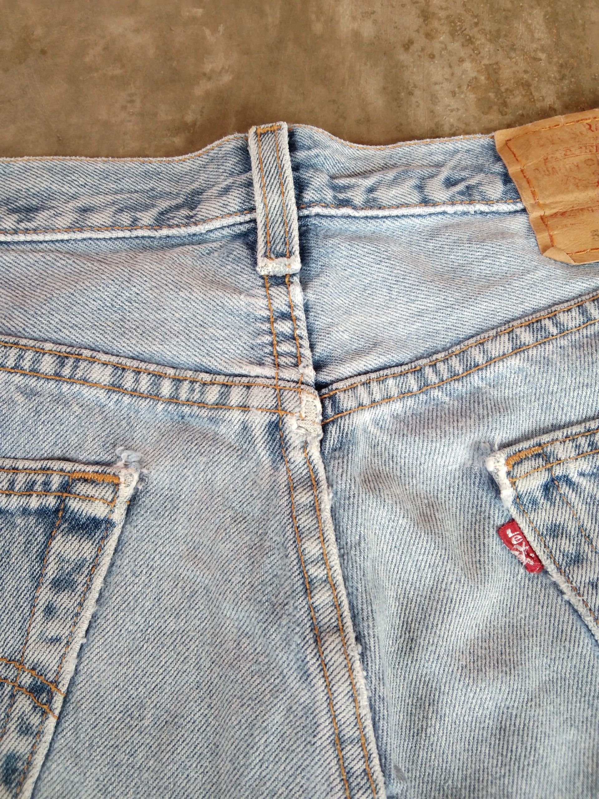 Levi's Vintage Levis 501 Light Wash Made In USA Distressed Jeans Size US 34 / EU 50 - 4 Thumbnail