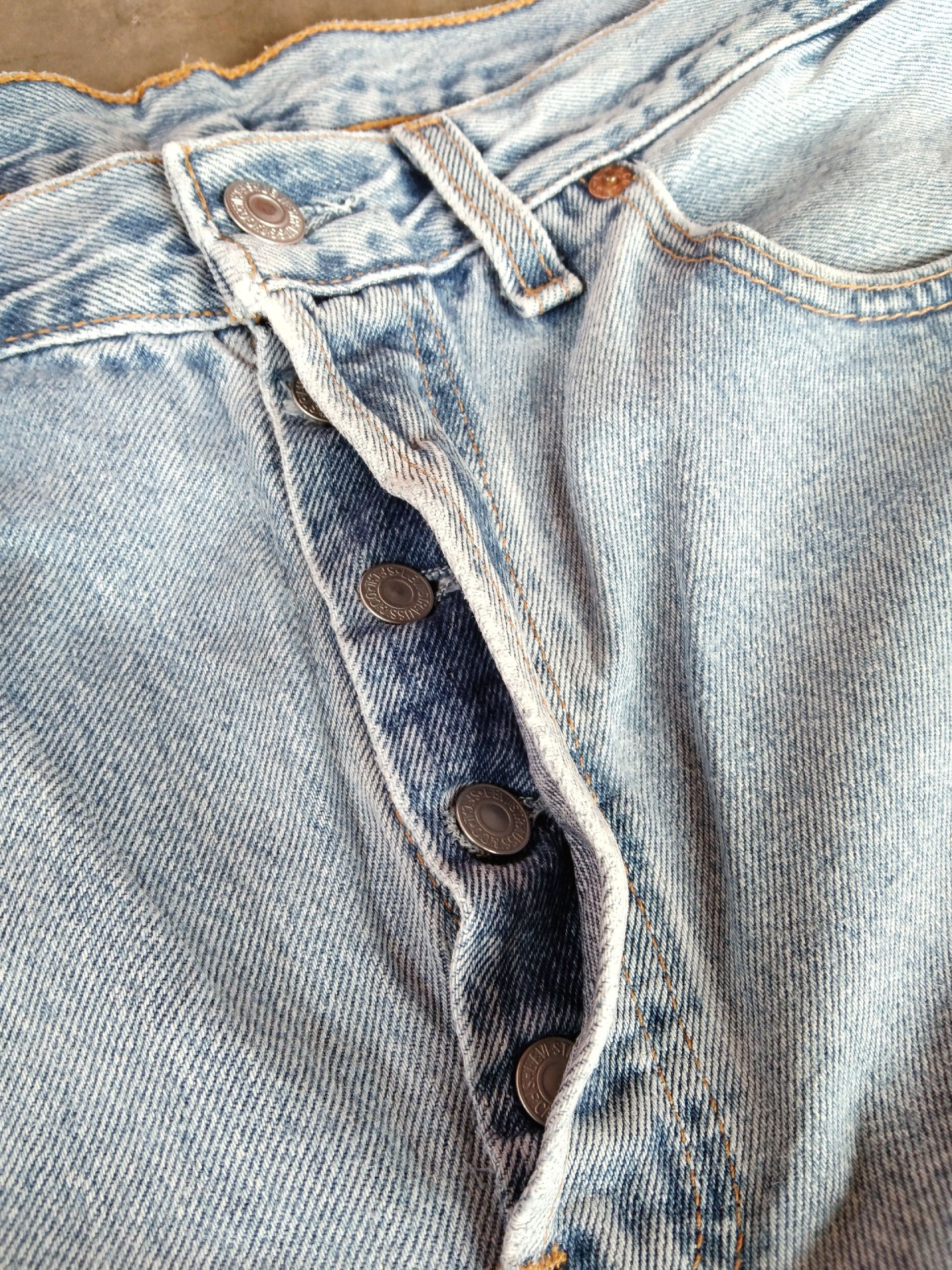 Levi's Vintage Levis 501 Light Wash Made In USA Distressed Jeans Size US 34 / EU 50 - 7 Thumbnail