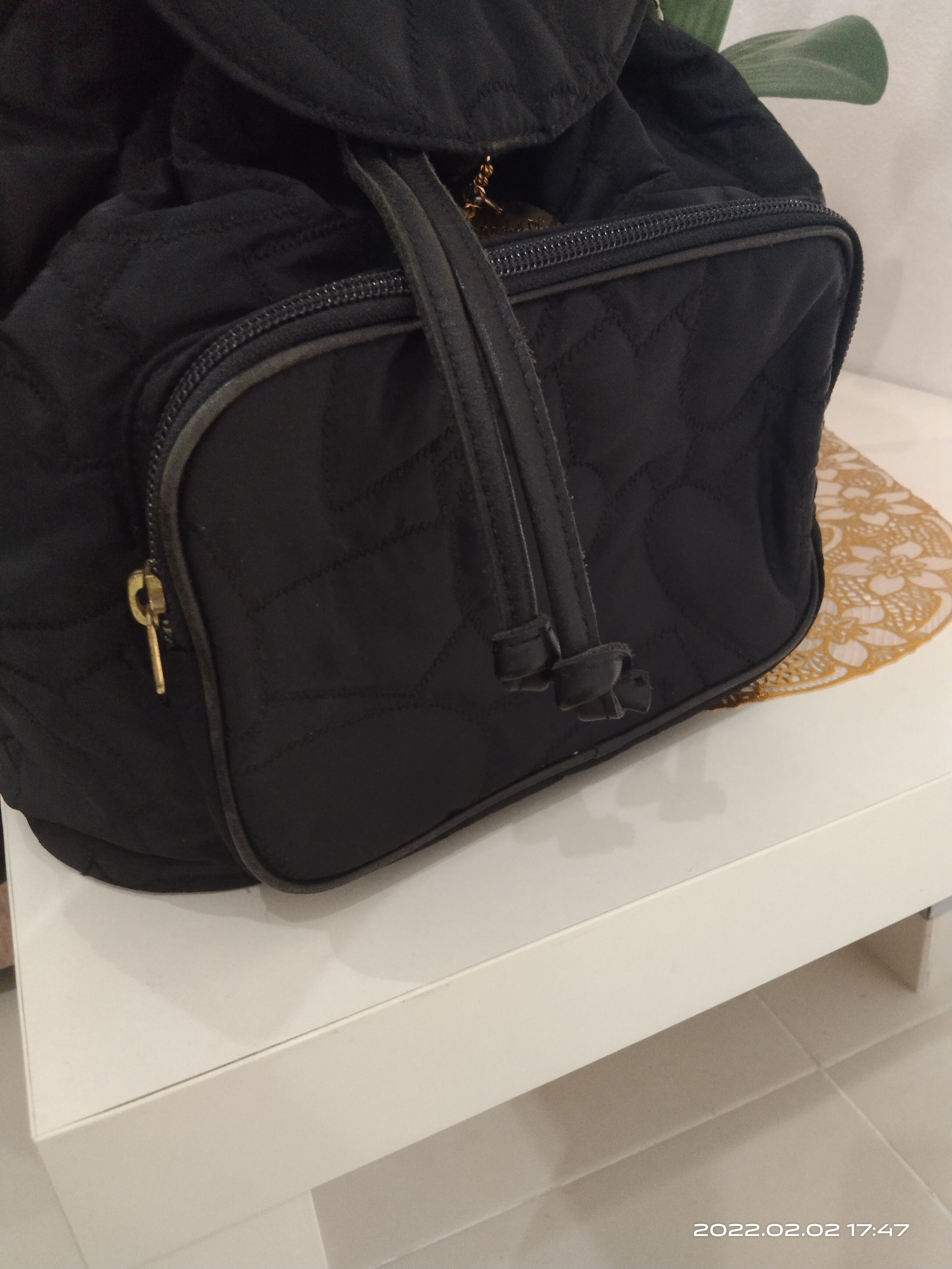 Moschino GRAIL🔥OG MOSCHINO QUILTED LOVE RUSACK BAGPACK Size ONE SIZE - 4 Thumbnail