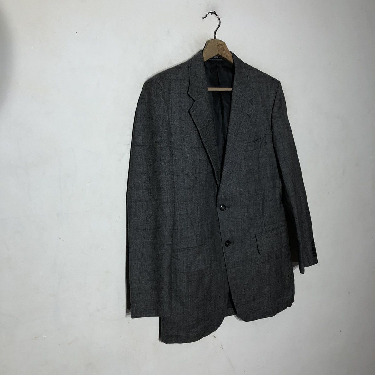 Burberry BURBERRYS STYLED AND DESIGNED IN ENGLAND Size US M / EU 48-50 / 2 - 4 Thumbnail
