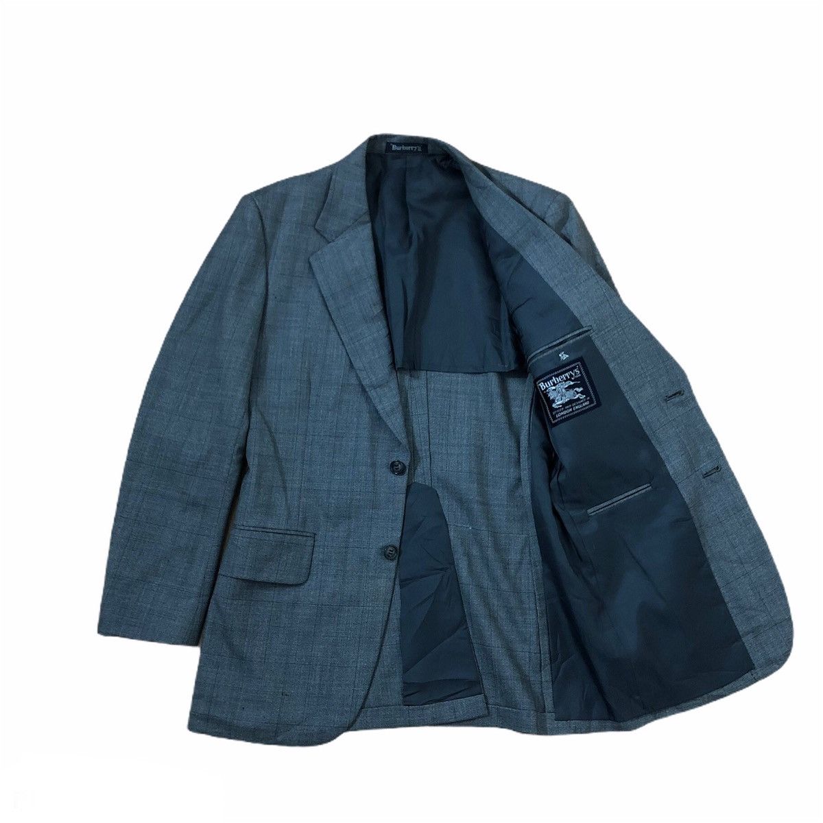 Burberry BURBERRYS STYLED AND DESIGNED IN ENGLAND Size US M / EU 48-50 / 2 - 1 Thumbnail