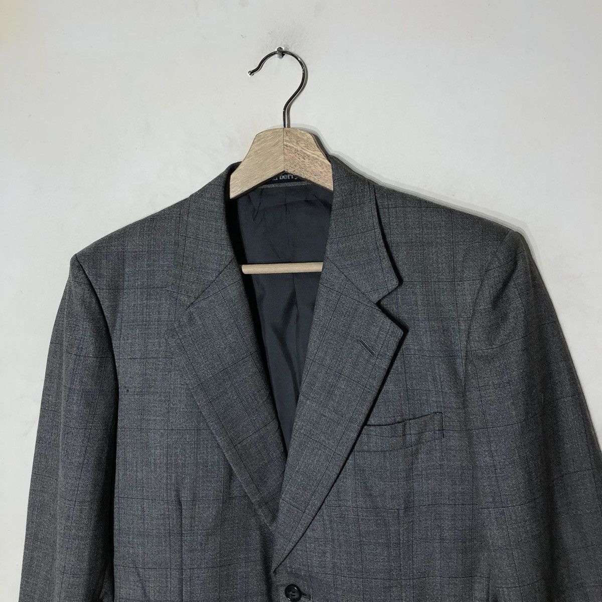 Burberry BURBERRYS STYLED AND DESIGNED IN ENGLAND Size US M / EU 48-50 / 2 - 5 Thumbnail