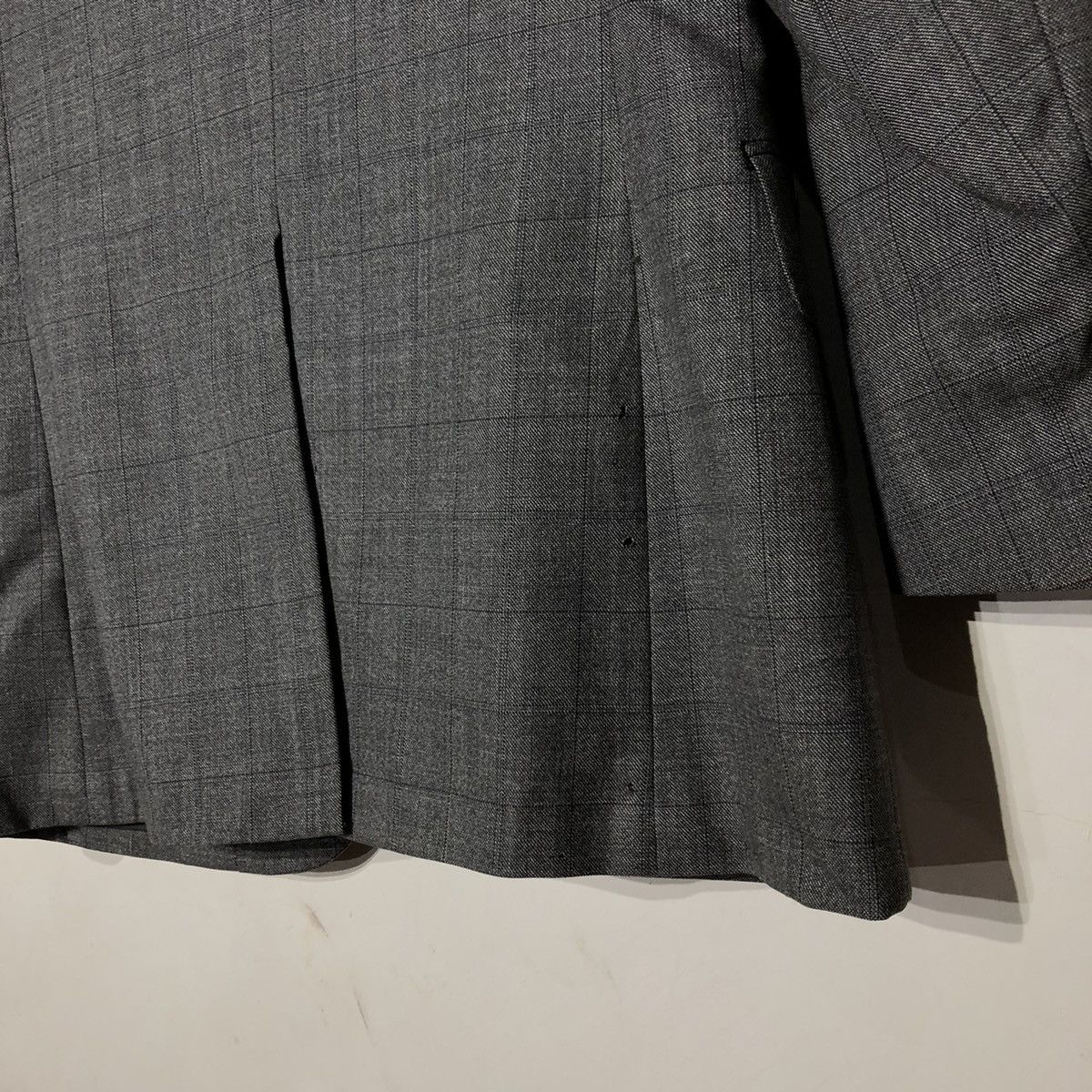 Burberry BURBERRYS STYLED AND DESIGNED IN ENGLAND Size US M / EU 48-50 / 2 - 8 Thumbnail