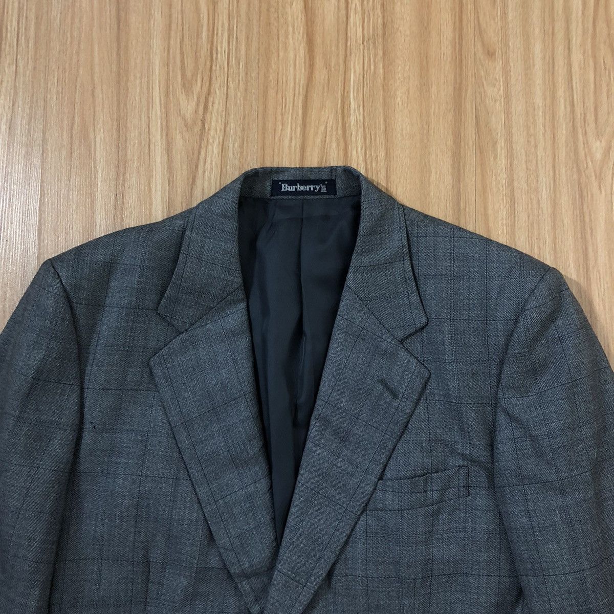 Burberry BURBERRYS STYLED AND DESIGNED IN ENGLAND Size US M / EU 48-50 / 2 - 9 Thumbnail