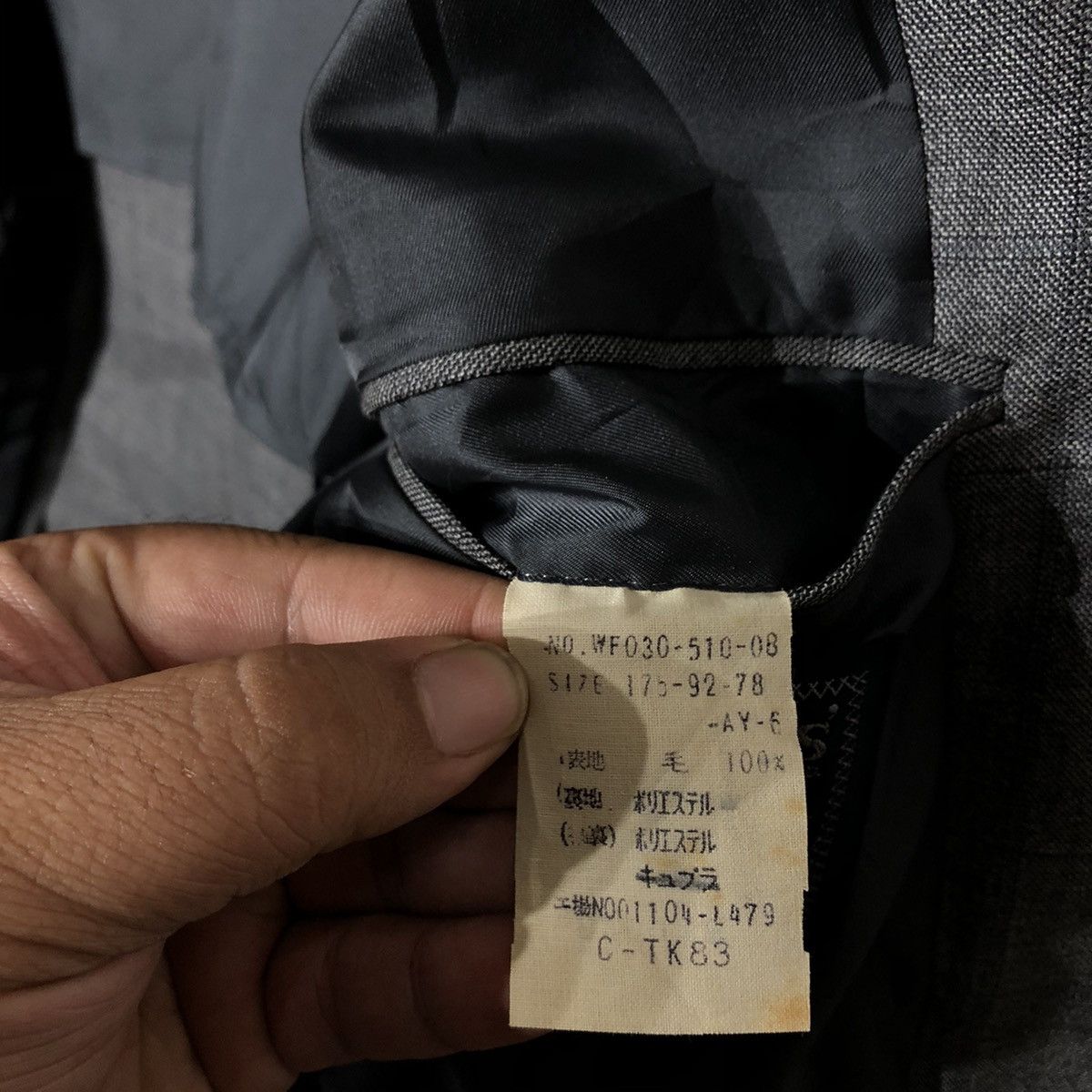 Burberry BURBERRYS STYLED AND DESIGNED IN ENGLAND Size US M / EU 48-50 / 2 - 13 Thumbnail
