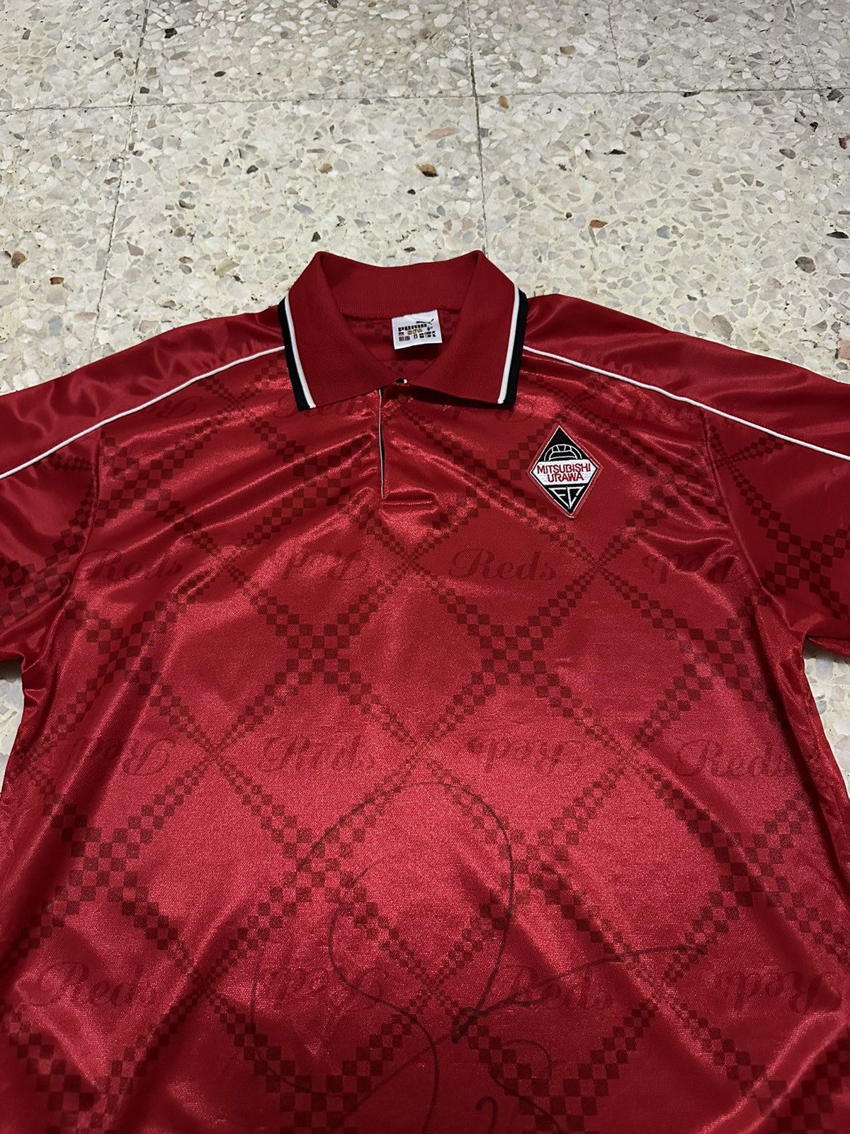 Vintage Vintage 1997/98 Red Diamond Uruwa Mitsubishi Jersey J League Size US L / EU 52-54 / 3 - 6 Thumbnail
