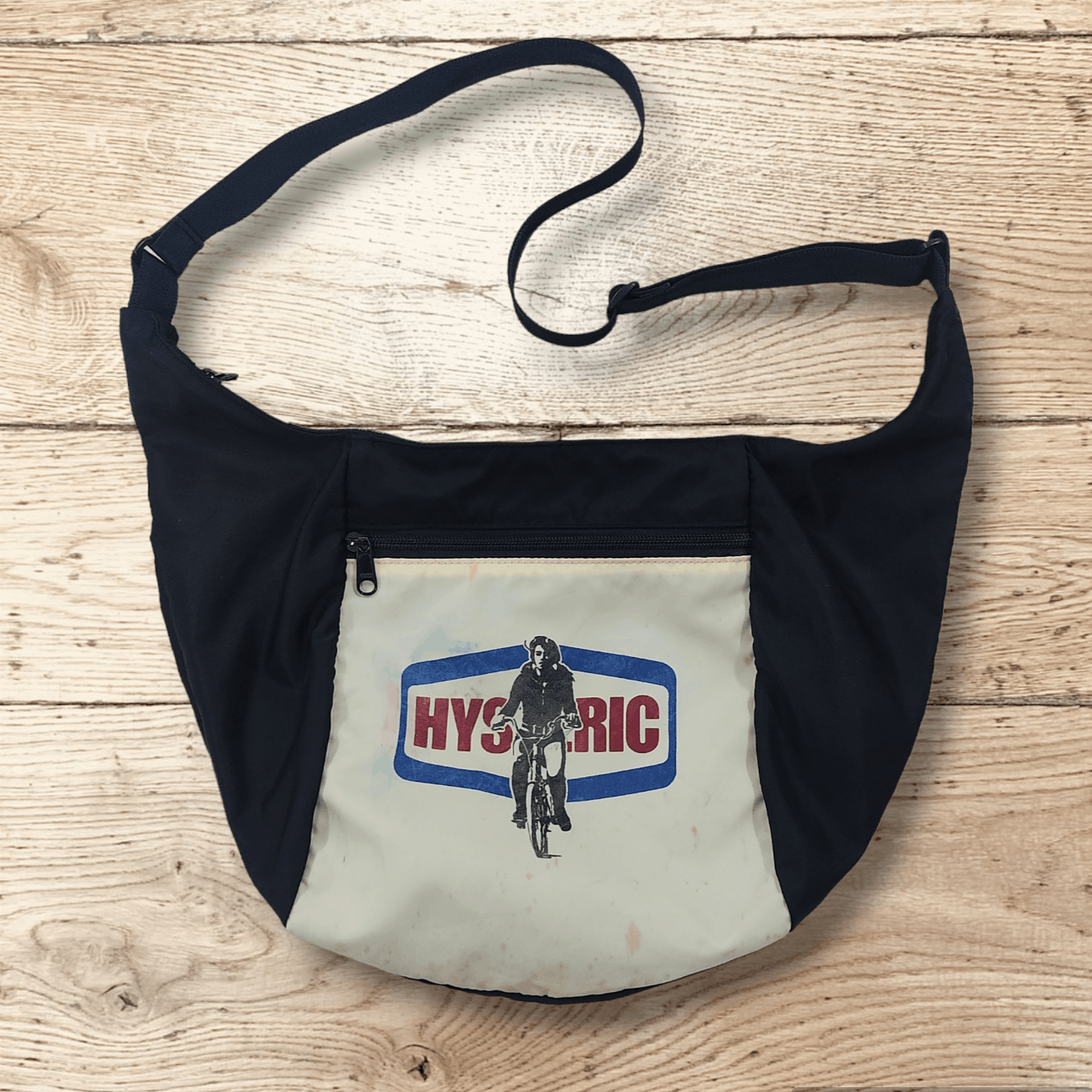 Hysteric Glamour Vtg HYSTERIC GLAMOUR Banana Satchel Sling Bag Size ONE SIZE - 1 Thumbnail