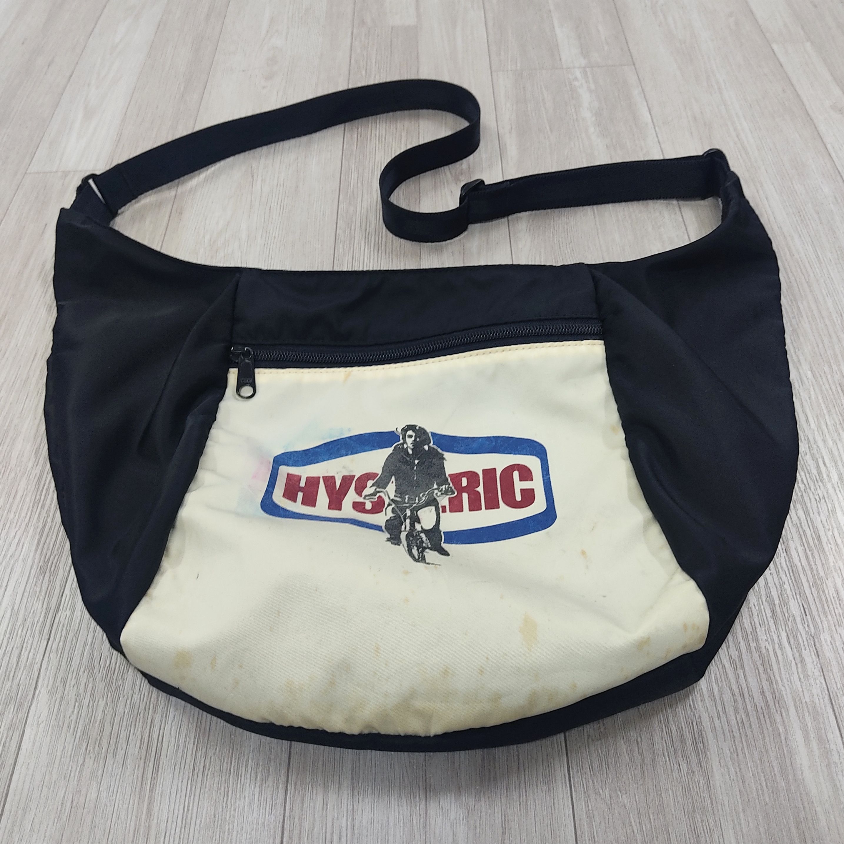 Hysteric Glamour Vtg HYSTERIC GLAMOUR Banana Satchel Sling Bag Size ONE SIZE - 3 Thumbnail