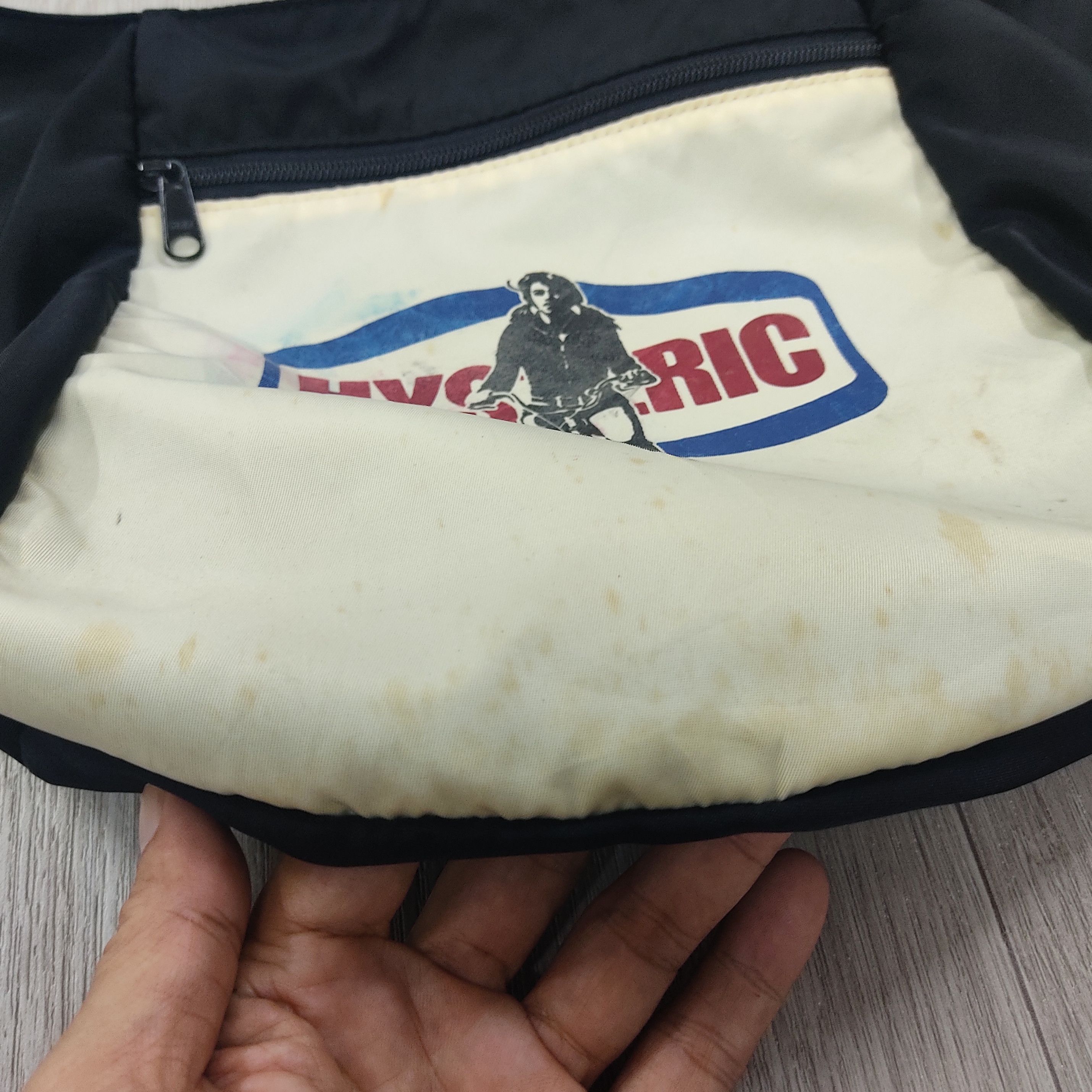 Hysteric Glamour Vtg HYSTERIC GLAMOUR Banana Satchel Sling Bag Size ONE SIZE - 4 Thumbnail