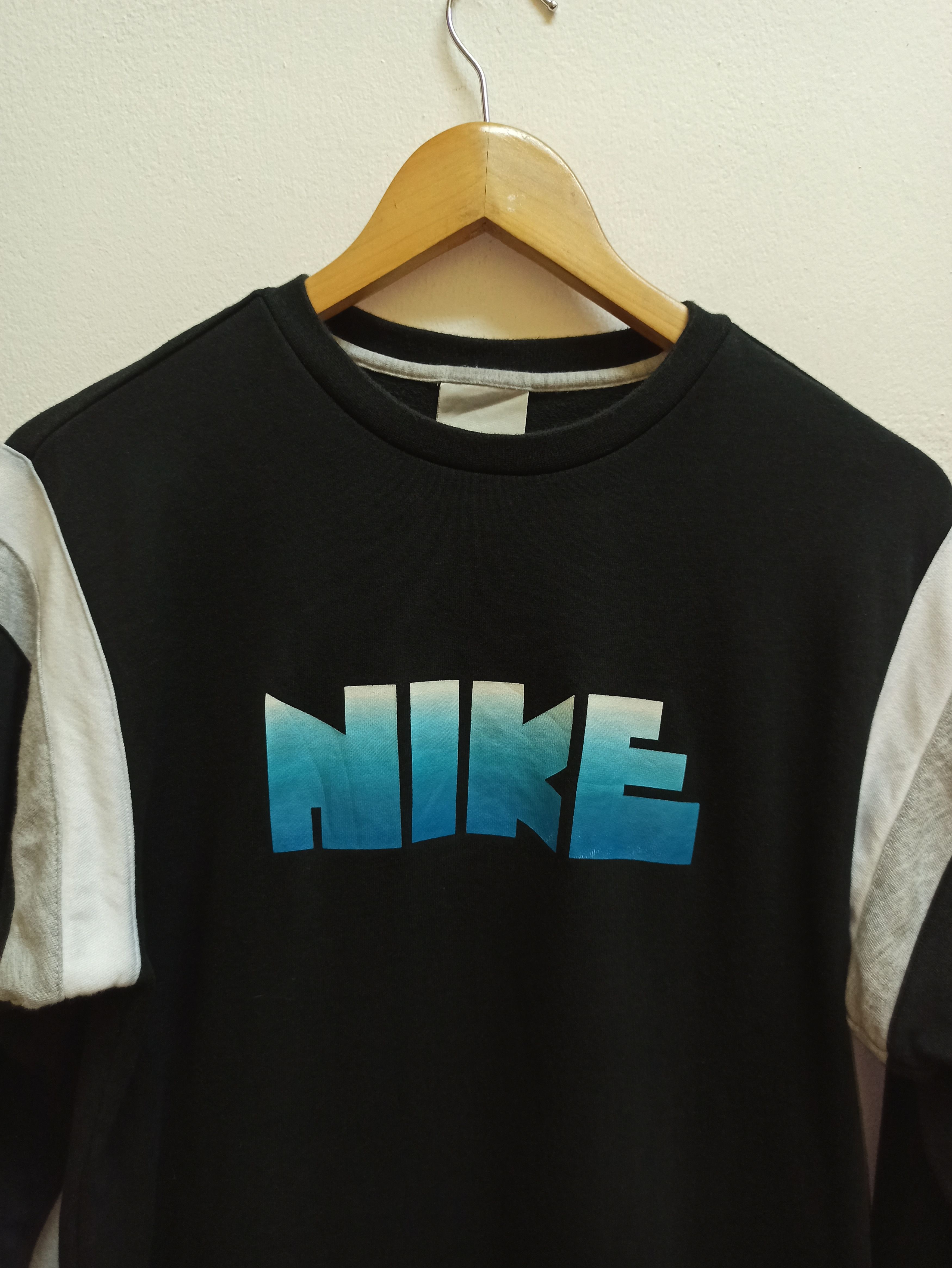 Nike Rare Nike Sweatshirts Big Logo Nice Design (c32) Size US M / EU 48-50 / 2 - 3 Thumbnail