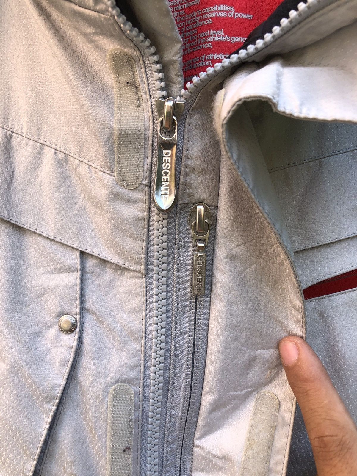 Descente Vintage Descente Ski Jacket Multi Pocket Winter Size US L / EU 52-54 / 3 - 9 Thumbnail
