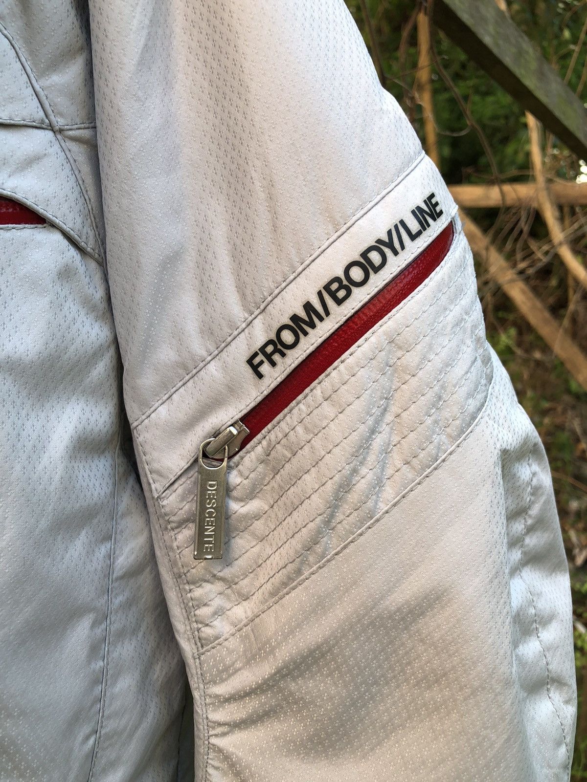 Descente Vintage Descente Ski Jacket Multi Pocket Winter Size US L / EU 52-54 / 3 - 4 Thumbnail