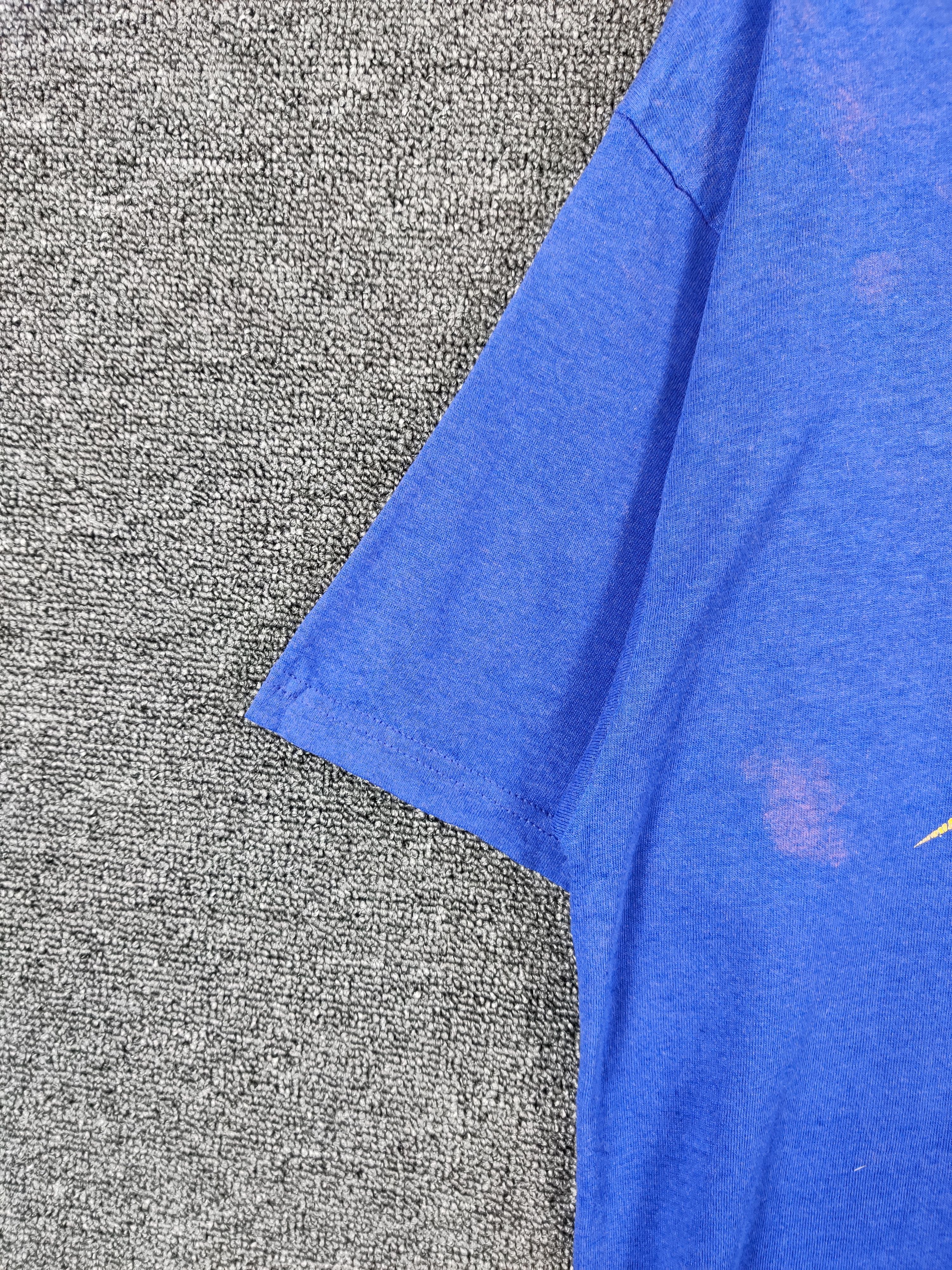 Band Tees Vintage Blue Crew Band Tee Tshirt Size US L / EU 52-54 / 3 - 4 Thumbnail