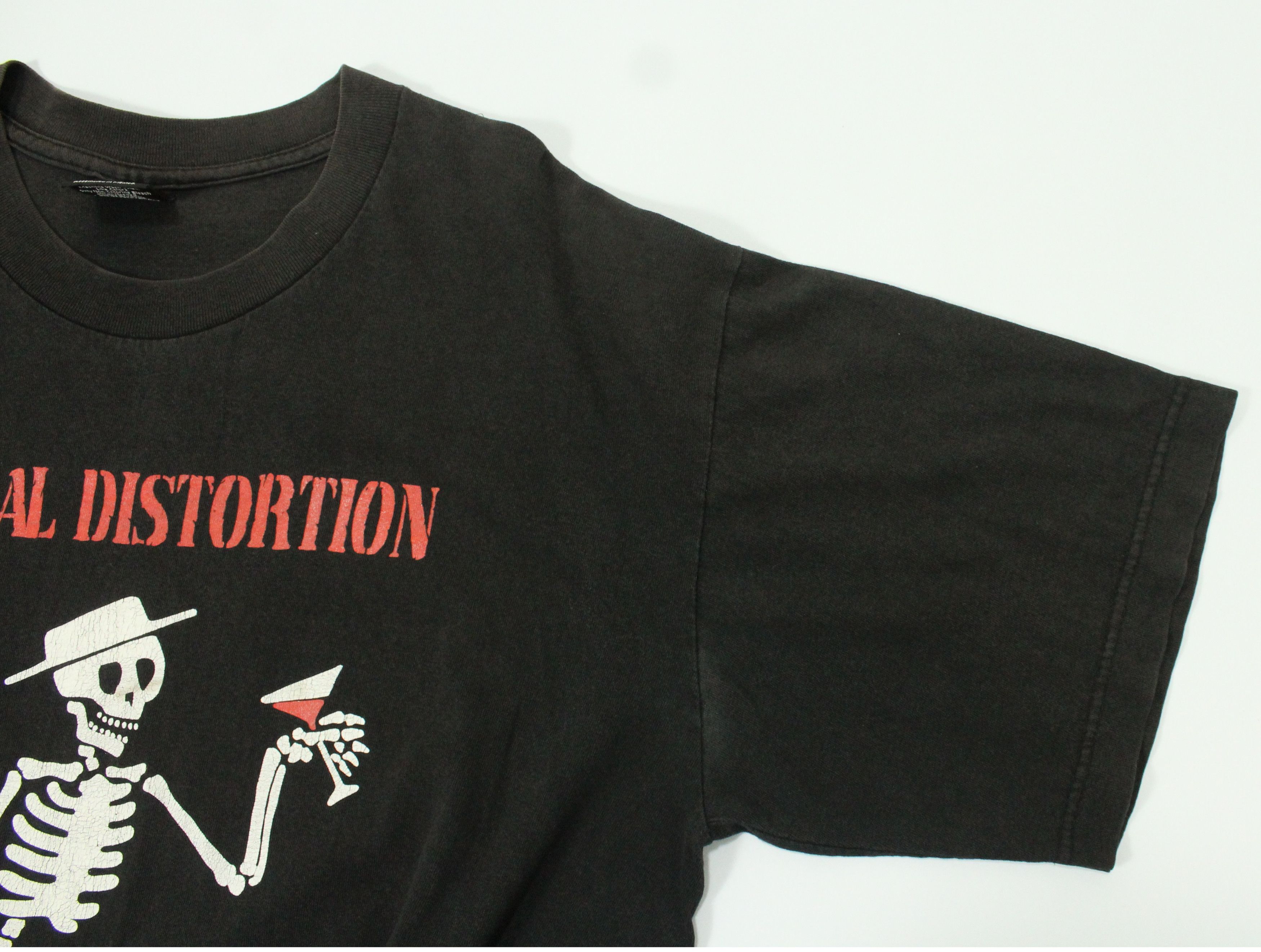 Band Tees Vintage 90s SOCIAL DISTORTION T Shirt Size US XL / EU 56 / 4 - 4 Thumbnail
