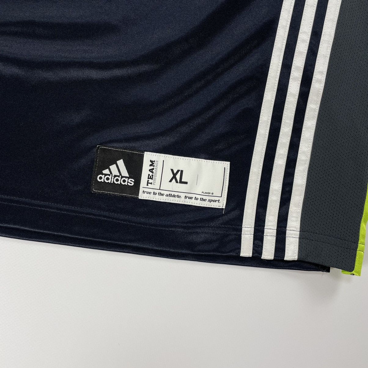 Adidas × NBA Adidas 2010 Real Madrid Basketball NBA Jersey Size US XL / EU 56 / 4 - 4 Thumbnail