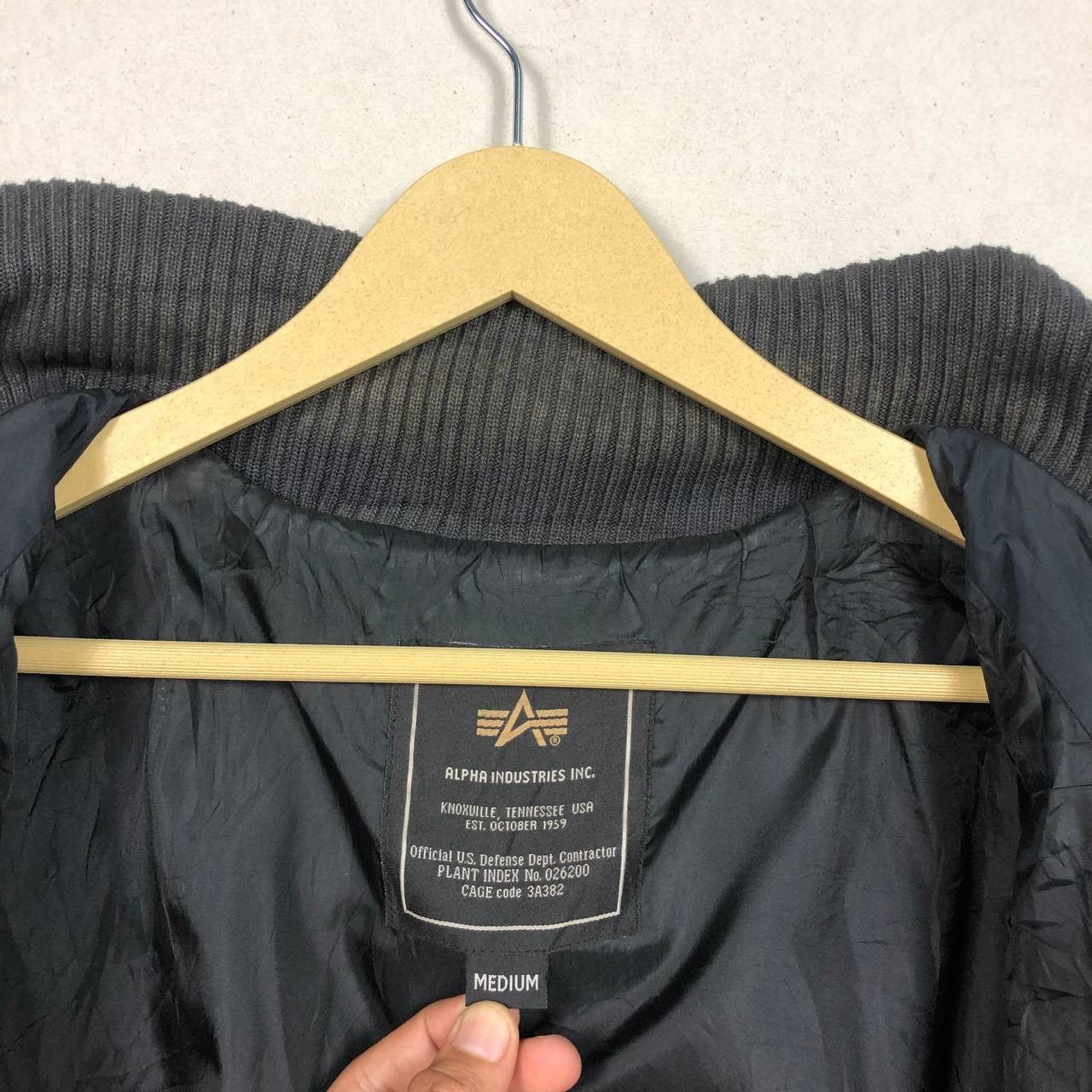 Alpha Industries Vintage 90s Alpha Industries Quilted Bomber Down Jacket Size US M / EU 48-50 / 2 - 9 Thumbnail