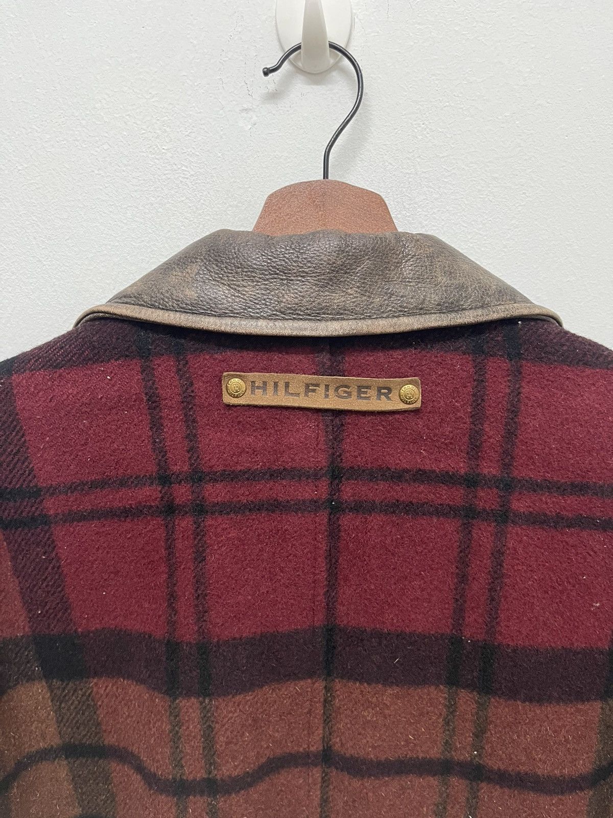 Tommy Hilfiger True Vintage Tommy Hilfiger Tartan Heavy Wool Leather Collar Size US XL / EU 56 / 4 - 5 Thumbnail
