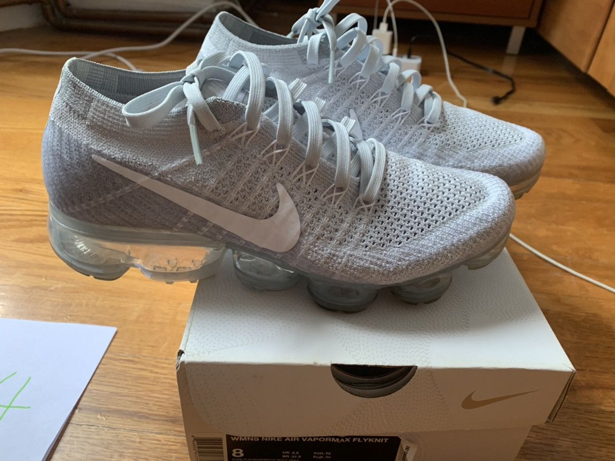 Nike WMNS Nike Air vapormax flyknit WM8 Size US 8 / EU 41 - 2 Thumbnail