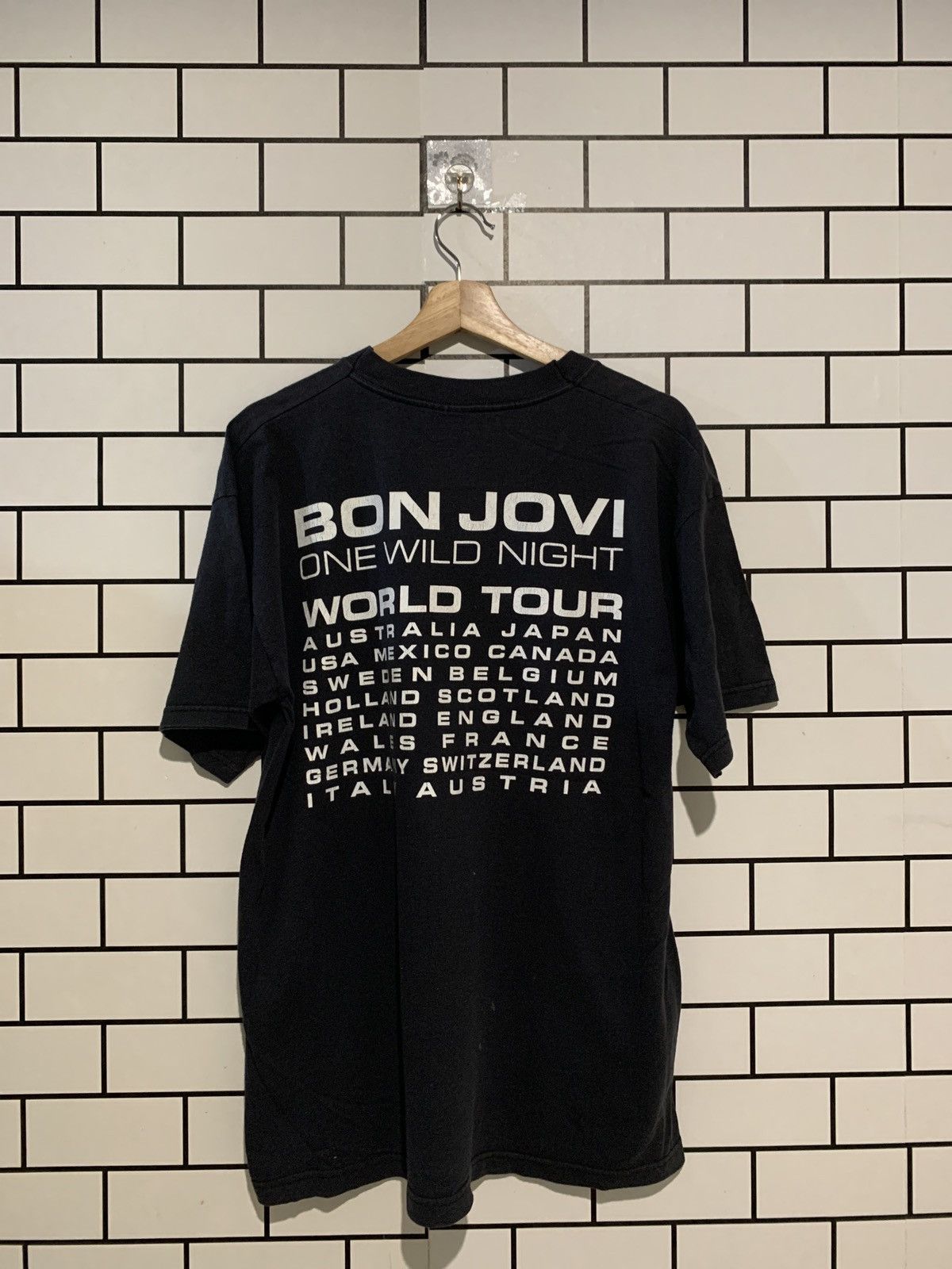 Band Tees Bon Jovi One Wild Night Am1 Size US L / EU 52-54 / 3 - 3 Thumbnail