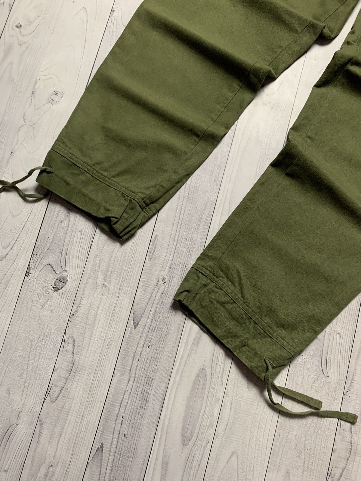 Vintage Vintage Adidas cargo drill pants pocket Y2K size M 32 Size US 32 / EU 48 - 3 Thumbnail