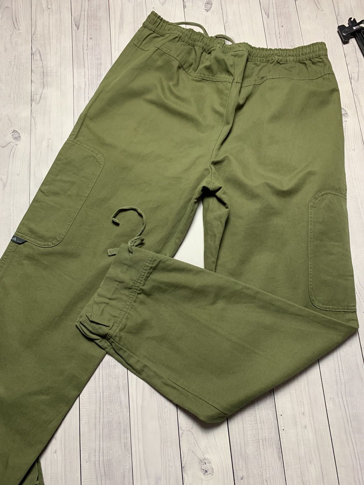 Vintage Vintage Adidas cargo drill pants pocket Y2K size M 32 Size US 32 / EU 48 - 5 Thumbnail