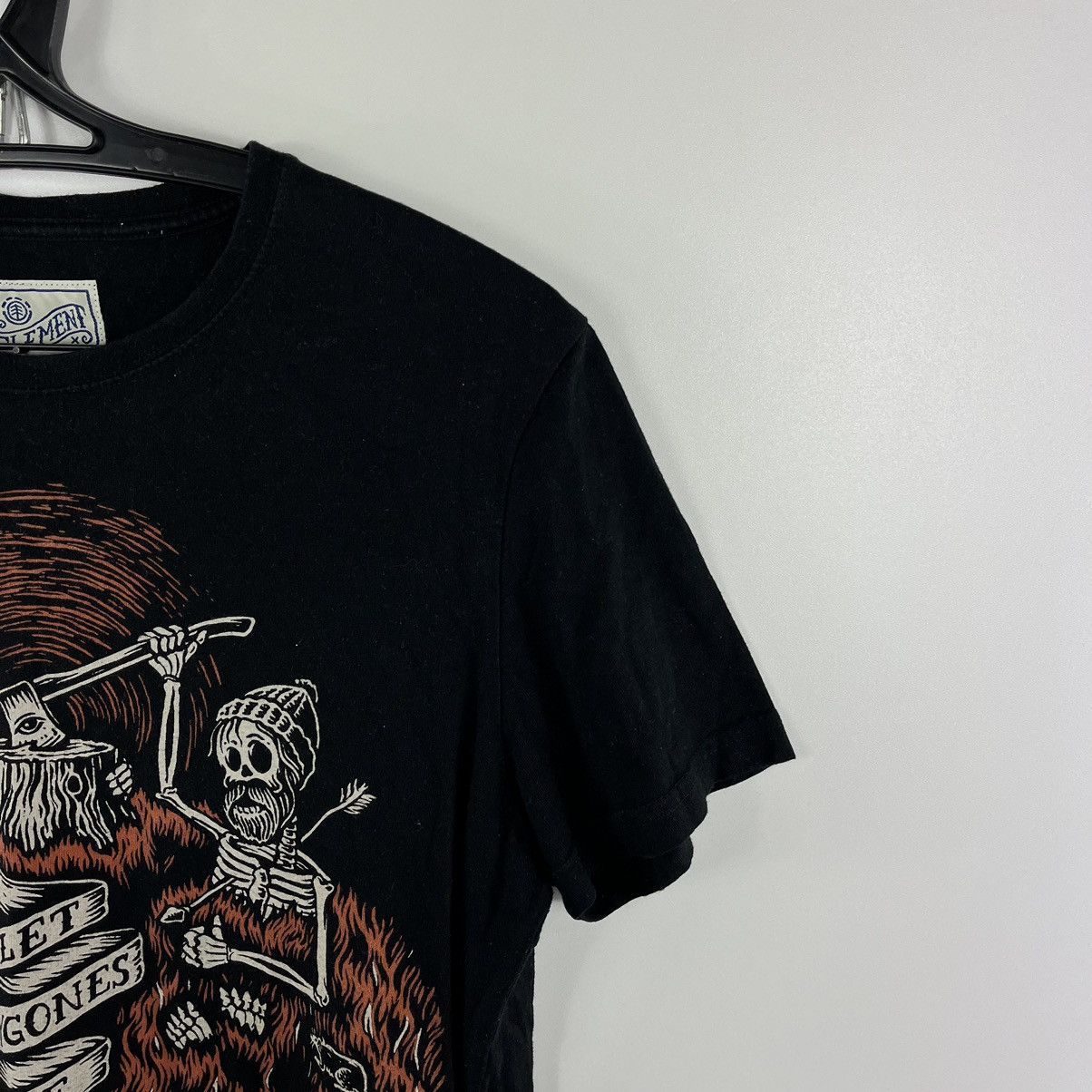 Element × Vintage Vintage Element x Timber Skeletons Logo Size M Size US M / EU 48-50 / 2 - 3 Thumbnail