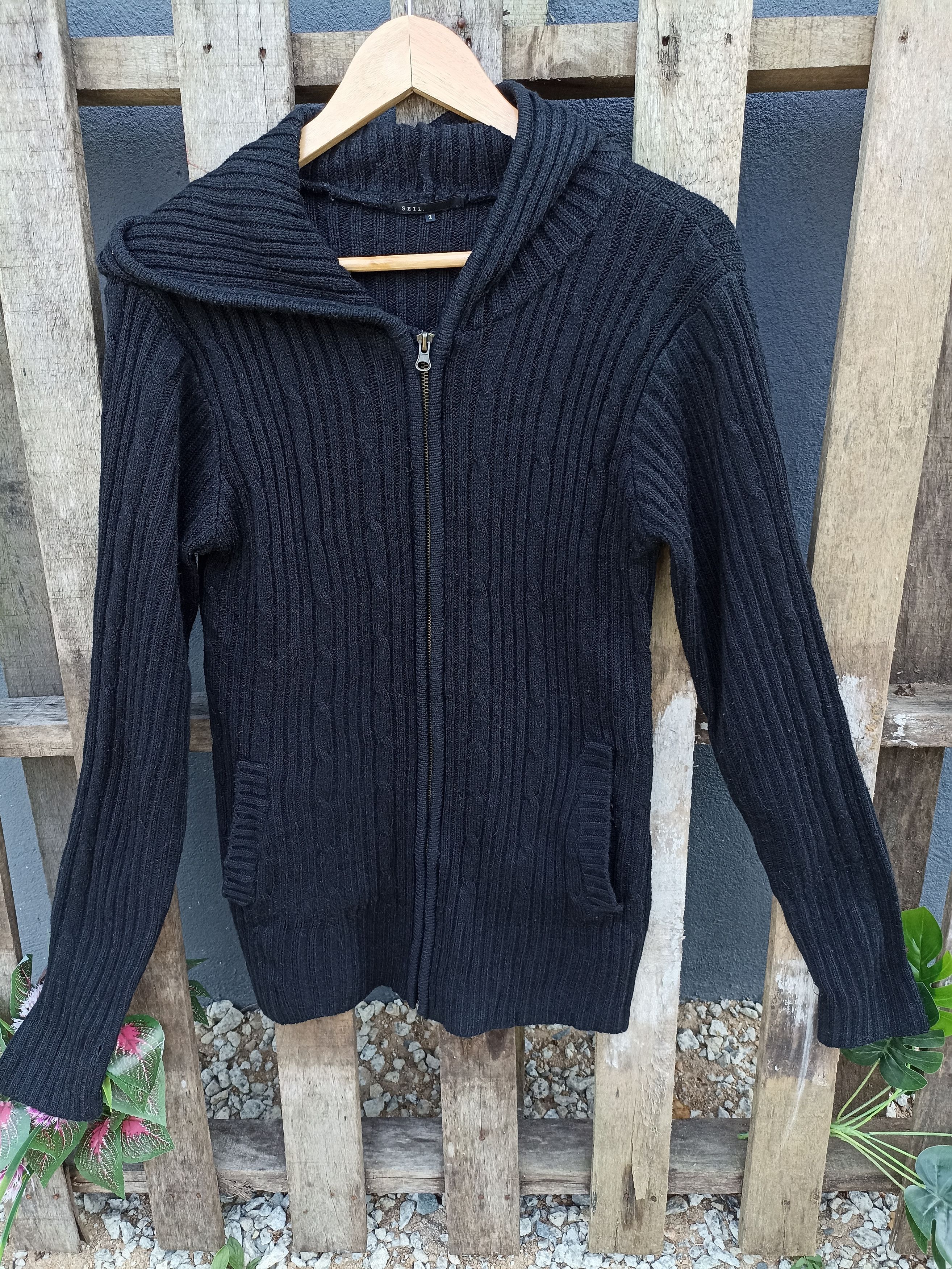 image of Aran Isles Knitwear Brand Seil Hoodie Sweater Women in Black (Size XS)