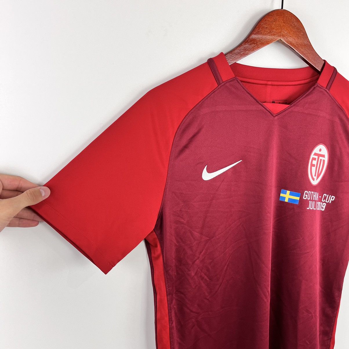 Nike Nike Sweden Eimsbuttel Soccer Jersey T-Shirt Red Size M Size US M / EU 48-50 / 2 - 3 Thumbnail