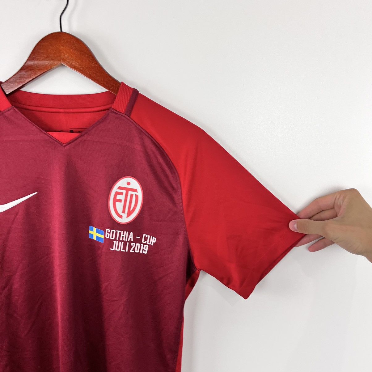 Nike Nike Sweden Eimsbuttel Soccer Jersey T-Shirt Red Size M Size US M / EU 48-50 / 2 - 4 Thumbnail