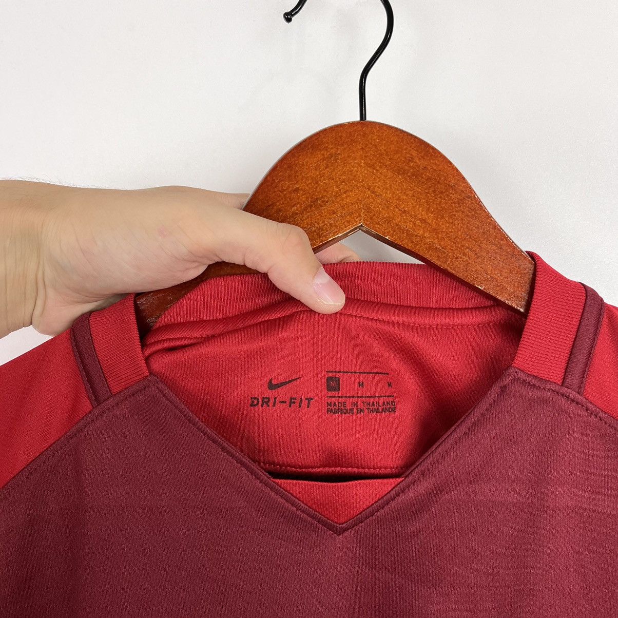 Nike Nike Sweden Eimsbuttel Soccer Jersey T-Shirt Red Size M Size US M / EU 48-50 / 2 - 5 Thumbnail