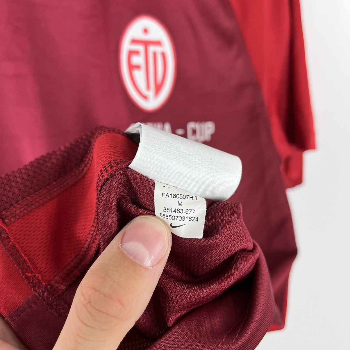 Nike Nike Sweden Eimsbuttel Soccer Jersey T-Shirt Red Size M Size US M / EU 48-50 / 2 - 8 Thumbnail