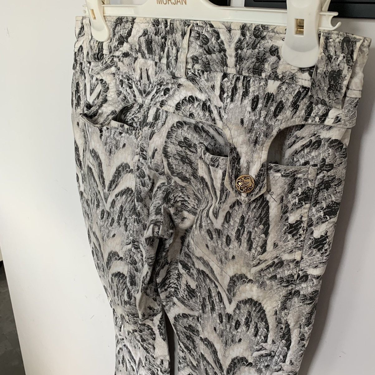 Roberto Cavalli Roberto Cavalli Jeans Pants Black White Vintage y2k Print Size 28" / US 6 / IT 42 - 8 Thumbnail