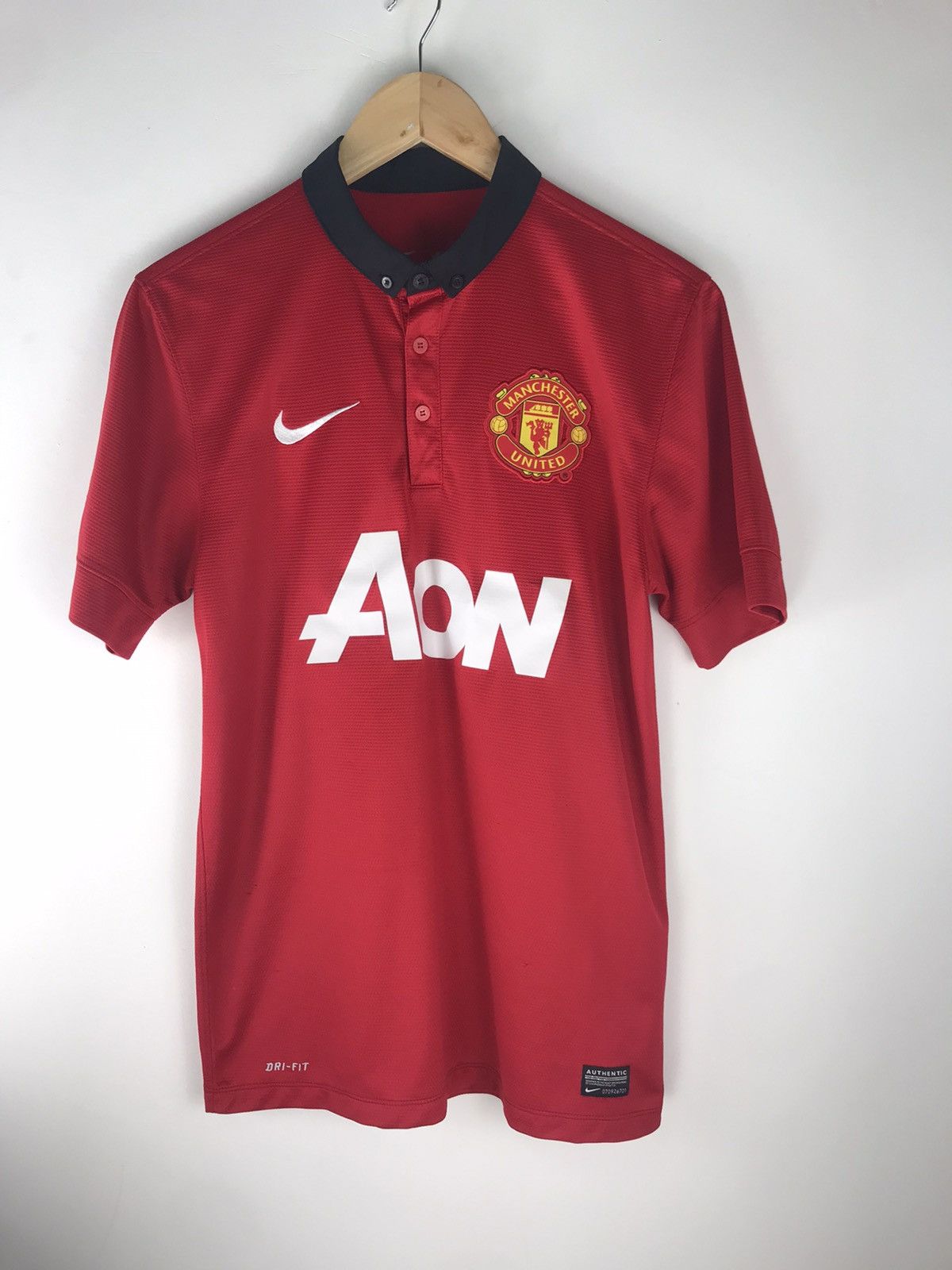Nike MANCHESTER UNITED FC 2013/14 HOME SOCCER JERSEY NIKE,SIZE S Size US S / EU 44-46 / 1 - 1 Thumbnail