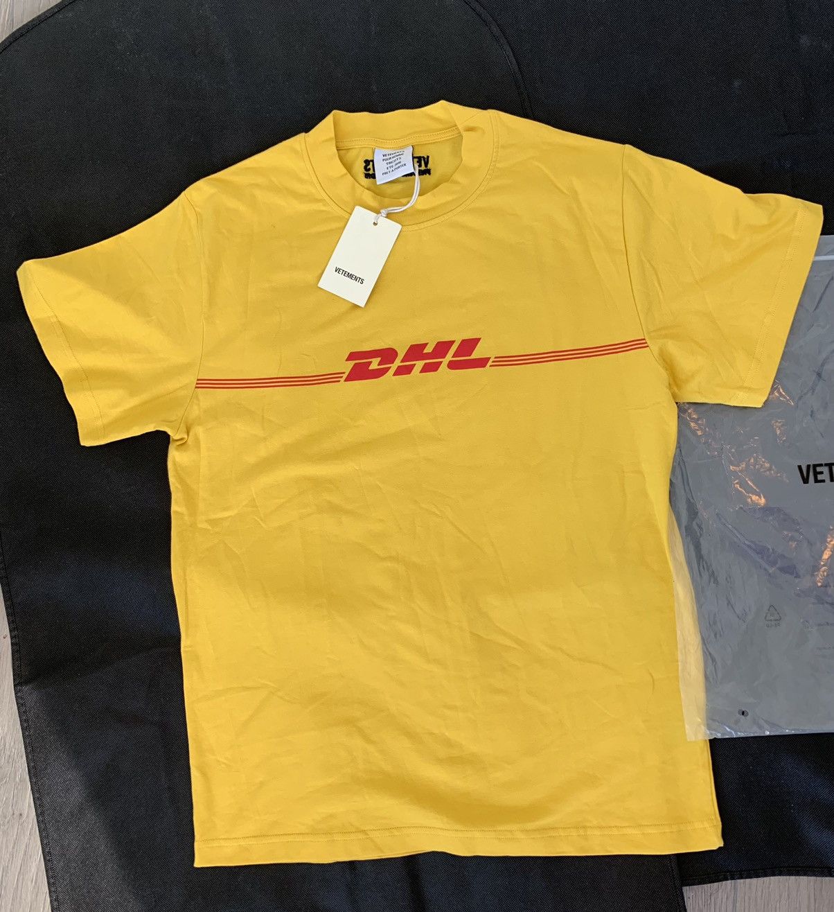 Vetements (NWT) Grail Vetements SS16 DHL T-Shirt Size US M / EU 48-50 / 2 - 3 Thumbnail