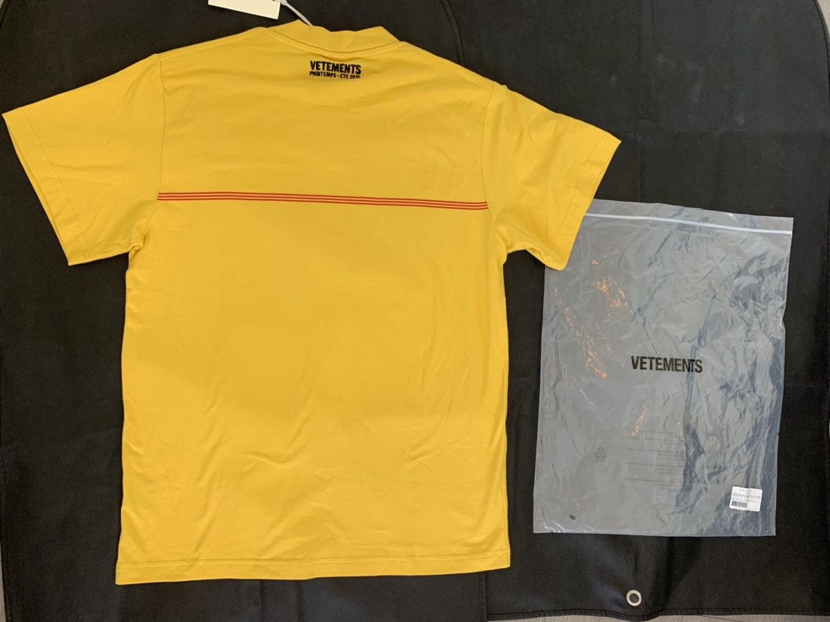 Vetements (NWT) Grail Vetements SS16 DHL T-Shirt Size US M / EU 48-50 / 2 - 10 Thumbnail
