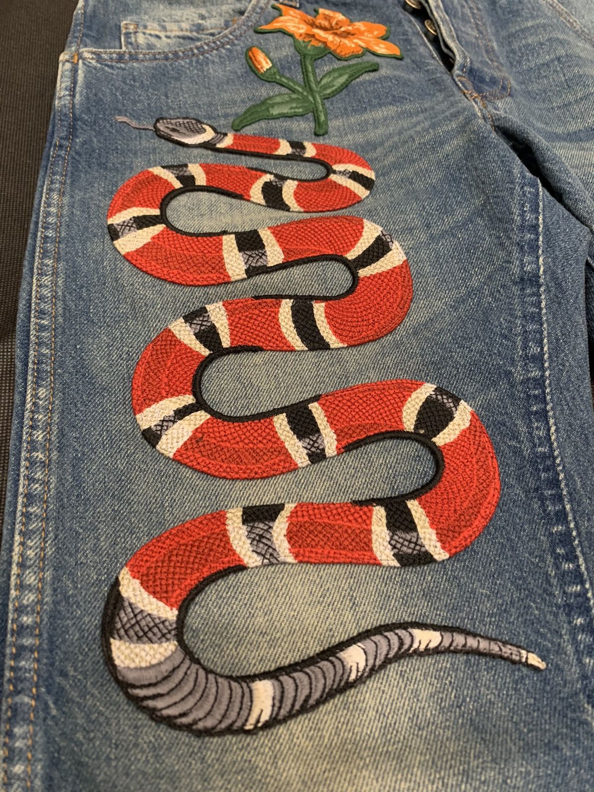 Gucci (New) FW16 kingsnake embroidered denim jeans Size US 30 / EU 46 - 4 Thumbnail