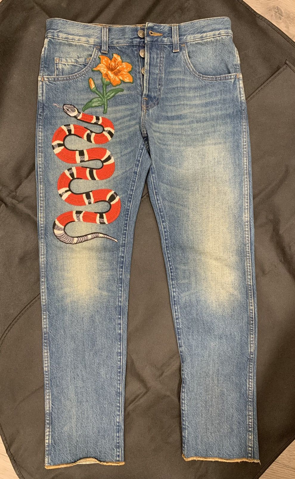 Gucci (New) FW16 kingsnake embroidered denim jeans Size US 30 / EU 46 - 3 Thumbnail