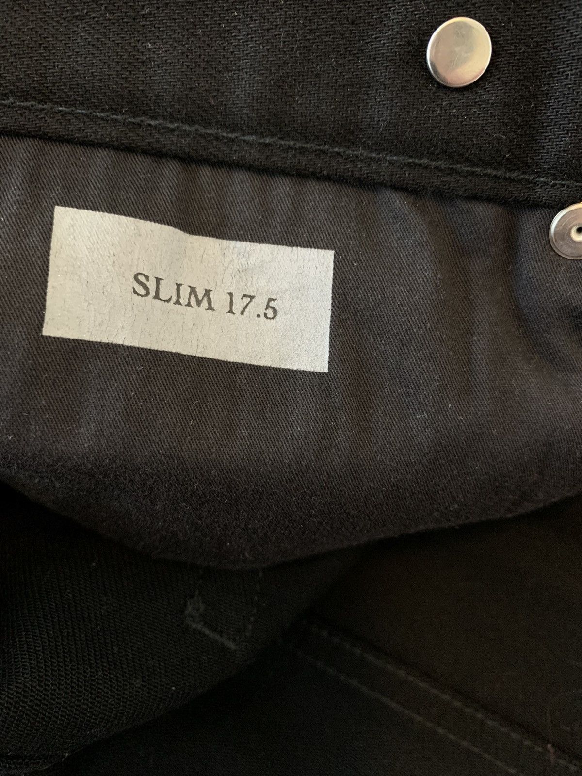 Dior × Kaws (NWT)Kim Jones Dior x Kaws bee embroidered denim jeans Size US 32 / EU 48 - 14 Thumbnail