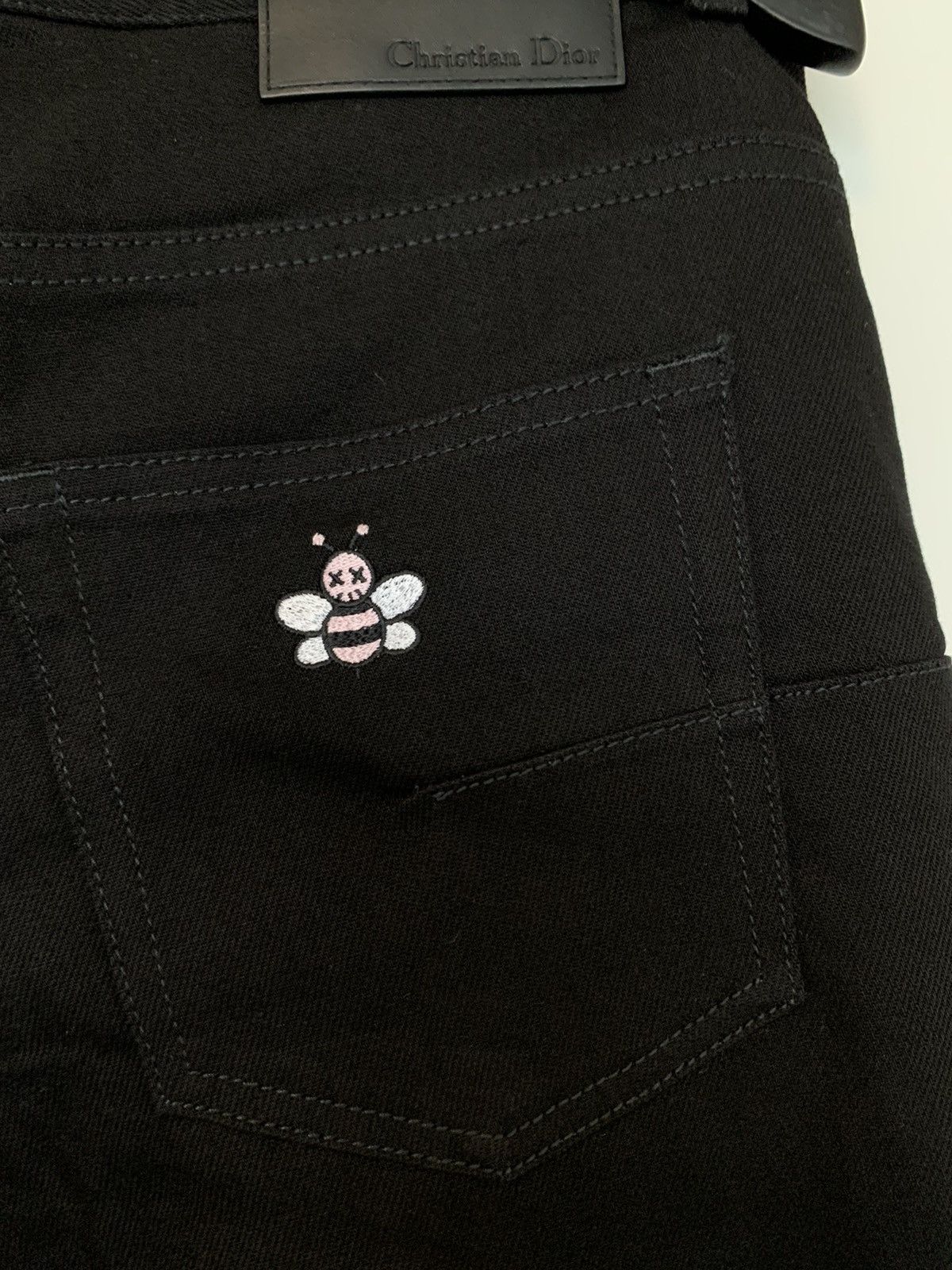 Dior × Kaws (NWT)Kim Jones Dior x Kaws bee embroidered denim jeans Size US 32 / EU 48 - 11 Thumbnail