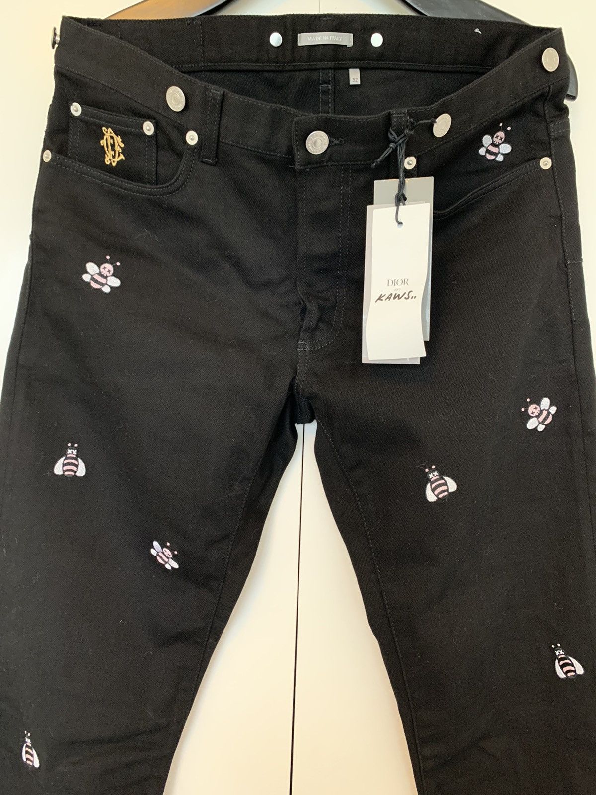 Dior × Kaws (NWT)Kim Jones Dior x Kaws bee embroidered denim jeans Size US 32 / EU 48 - 4 Thumbnail