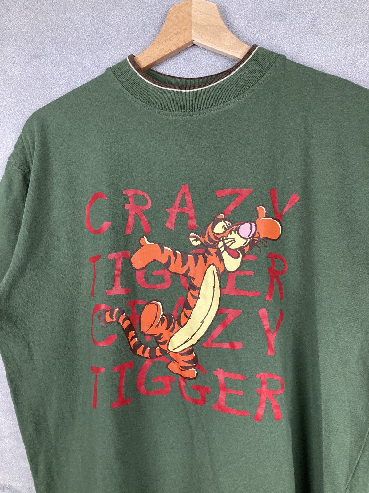 Cartoon Network Vintage Disneyland Tigger Winnie The Pooh 90s 00s Graphic Size US M / EU 48-50 / 2 - 3 Thumbnail