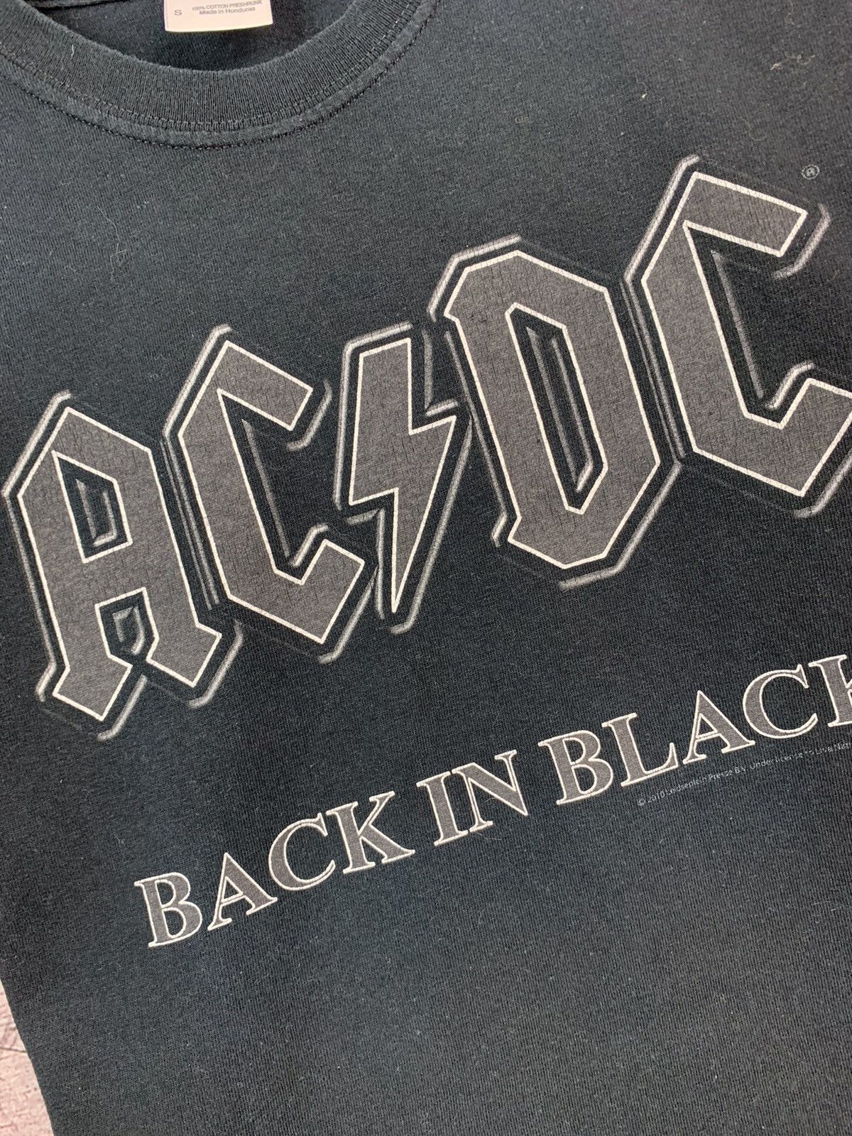 AC/DC × Band Tees Vintage AC/DC Back In Black T Shirt Size US S / EU 44-46 / 1 - 3 Thumbnail