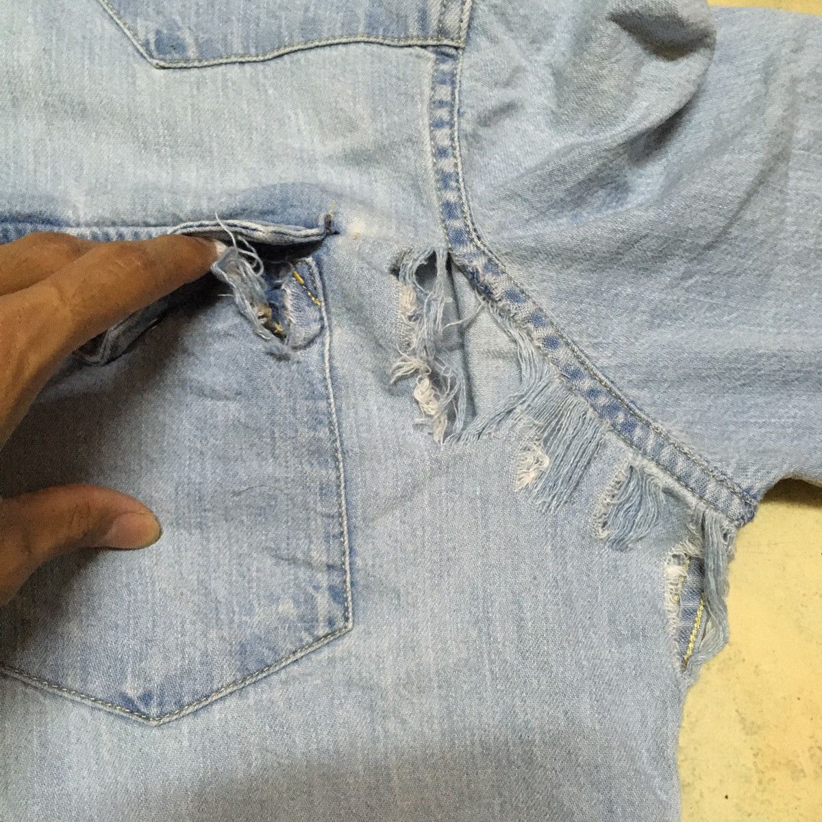 Levi's Levi's Denim Button Up Long Sleeve Shirt Size US L / EU 52-54 / 3 - 10 Thumbnail