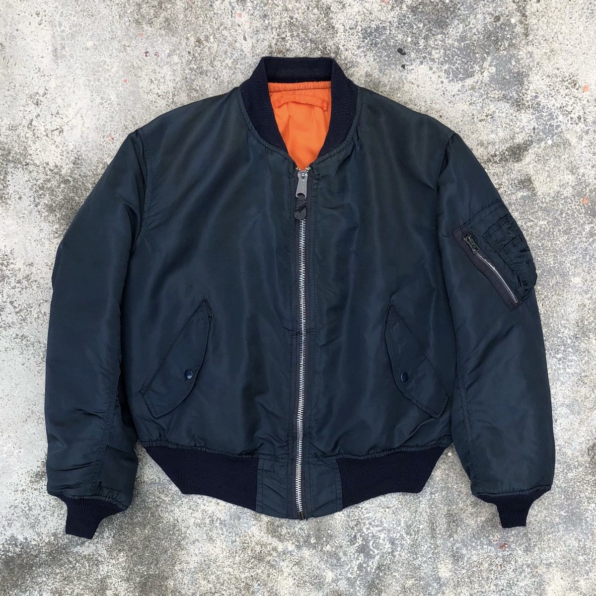 image of Vintage Alpha Flyer’S Men Intermediate Ma-1 Bomber Jacket in Dark Green (Size Large)