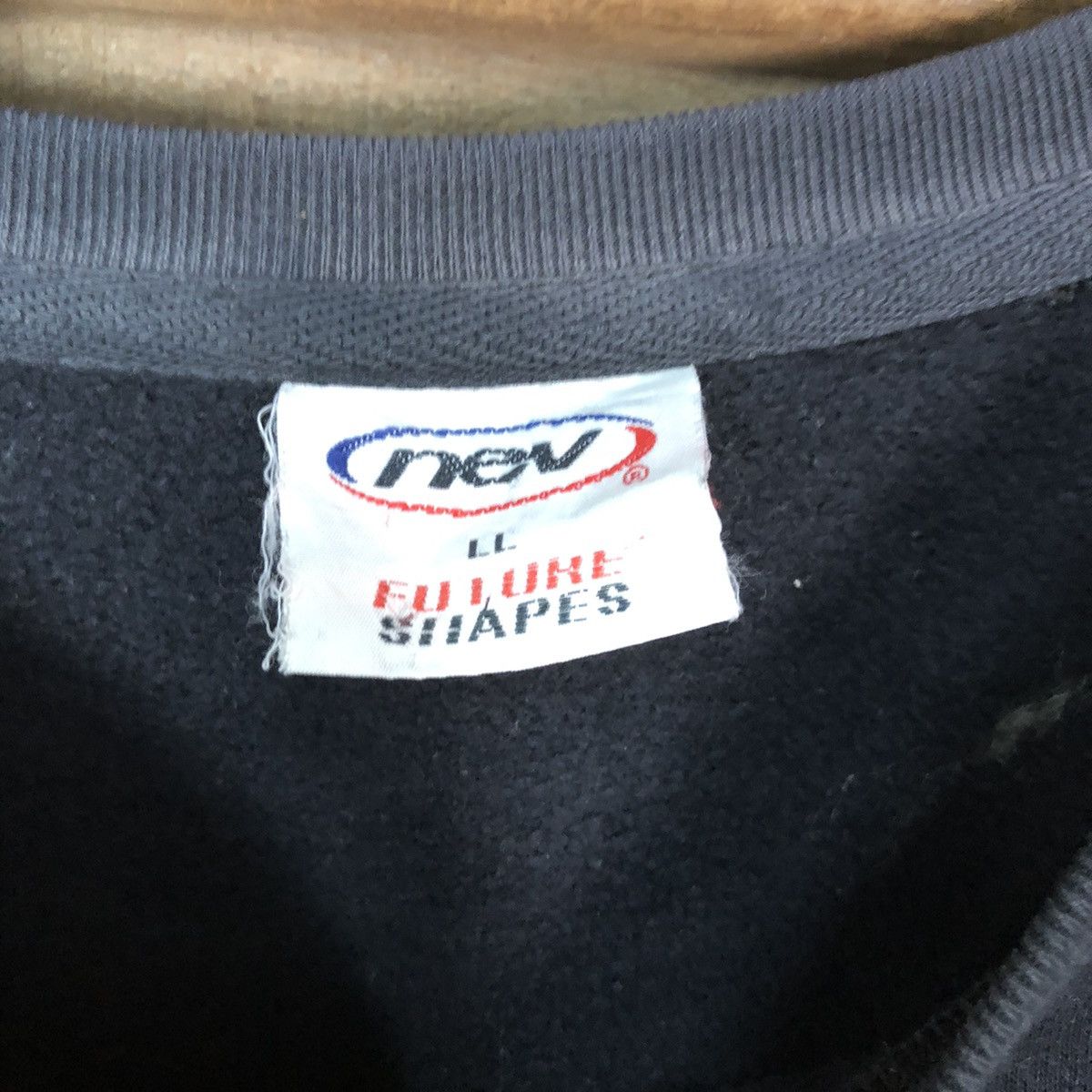 Vintage Nev Surf Future Shapes Black Sweatshirt #147B Size US L / EU 52-54 / 3 - 10 Thumbnail